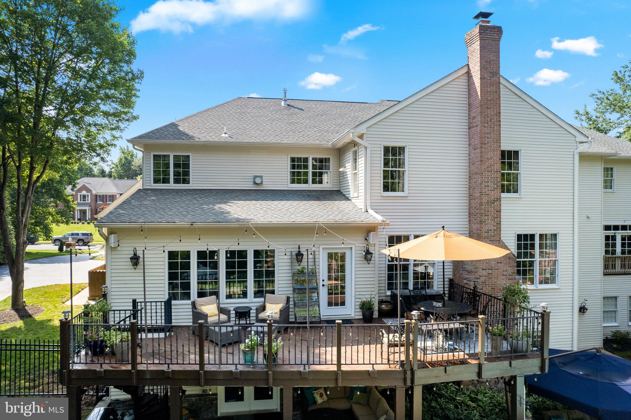 OAKTON CHASE - Residential