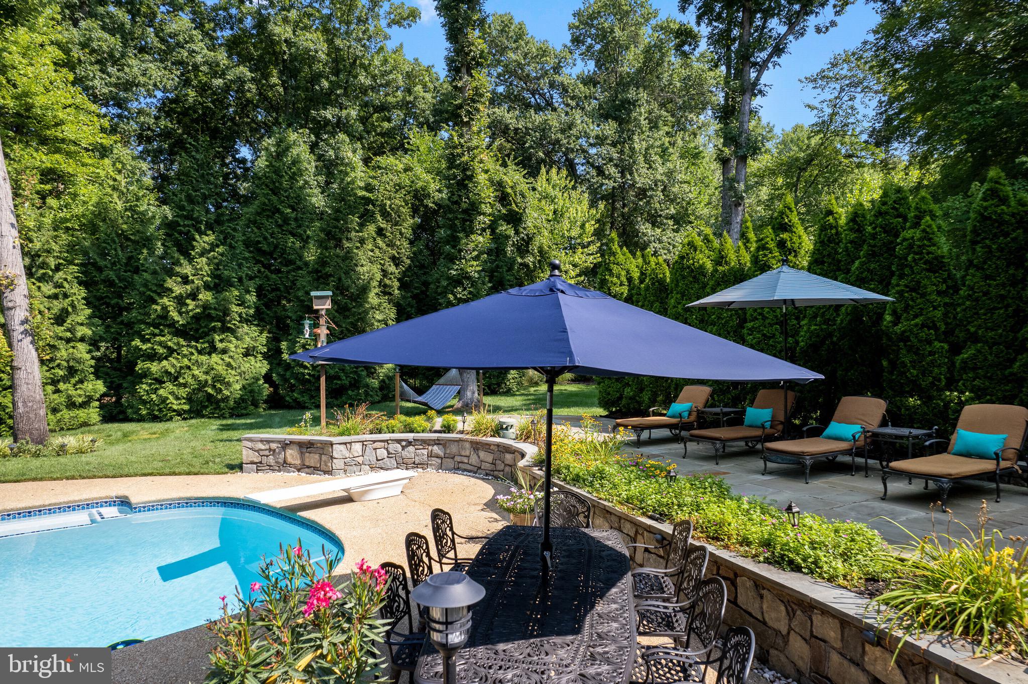 OAKTON CHASE - Residential