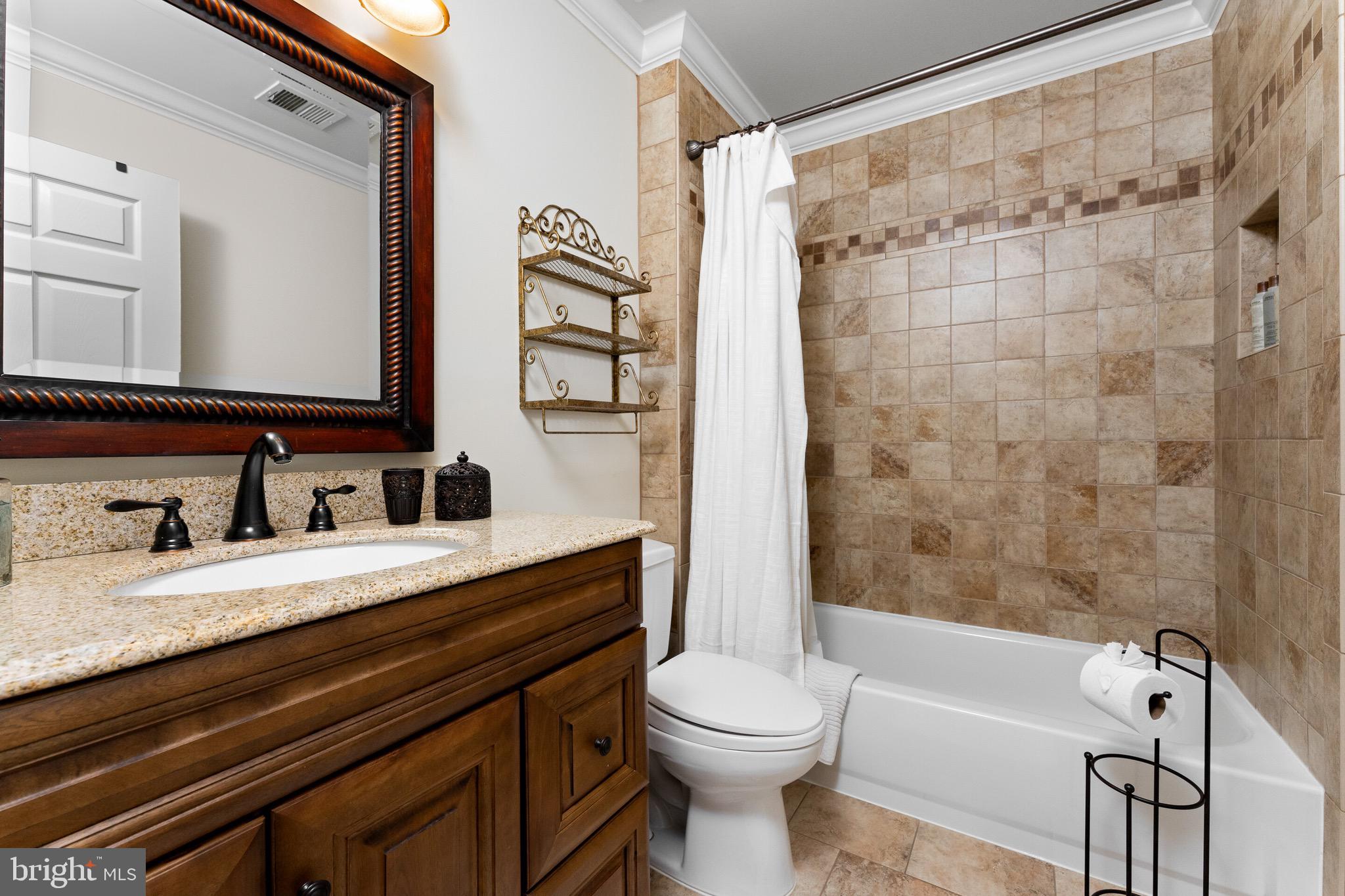 OAKTON CHASE - Residential