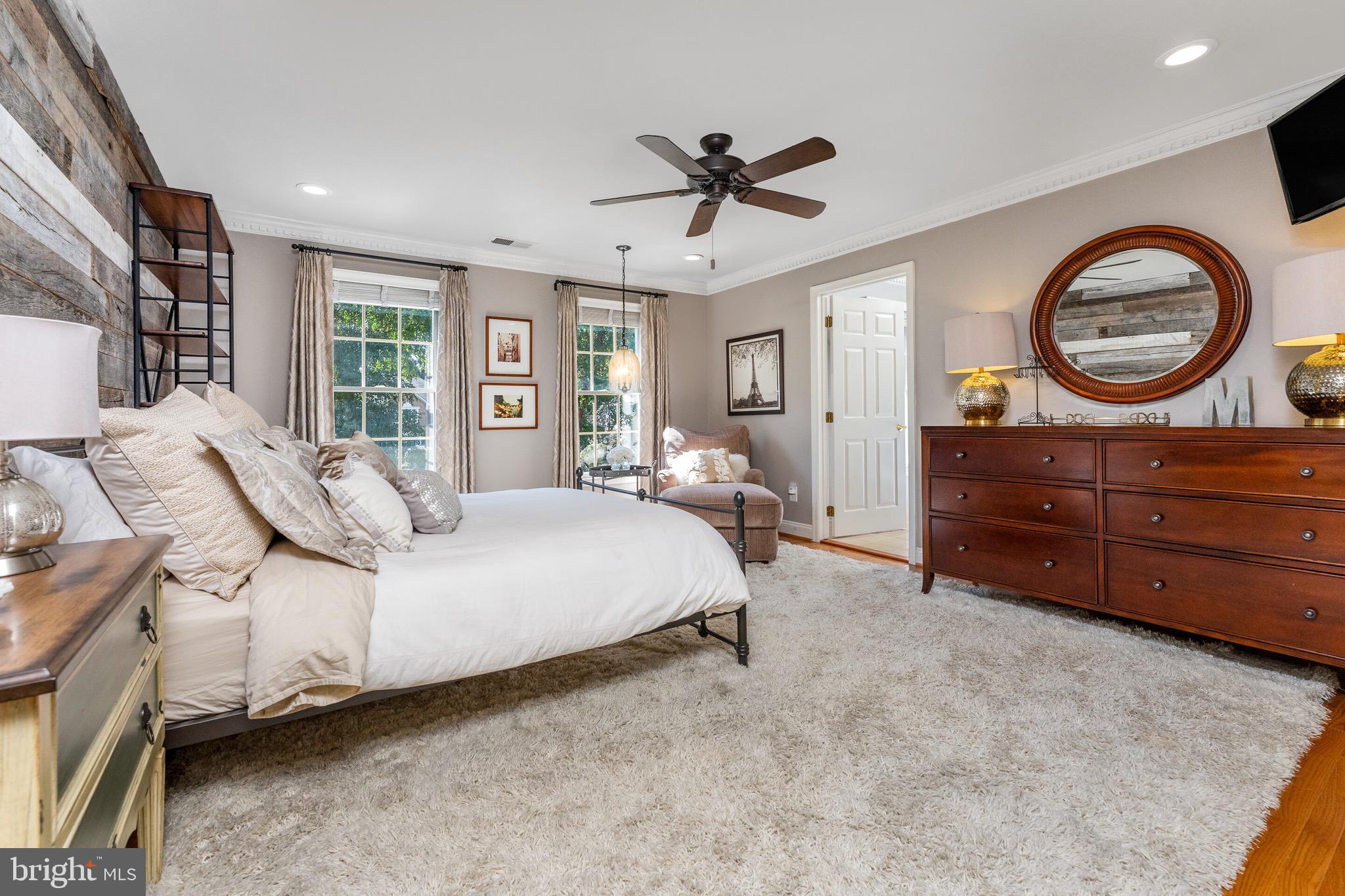 OAKTON CHASE - Residential