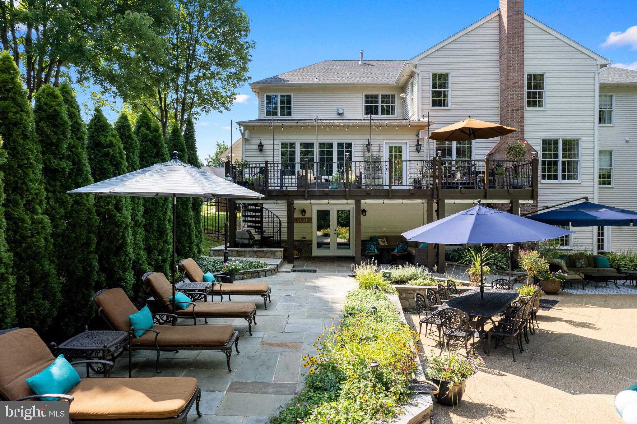 OAKTON CHASE - Residential