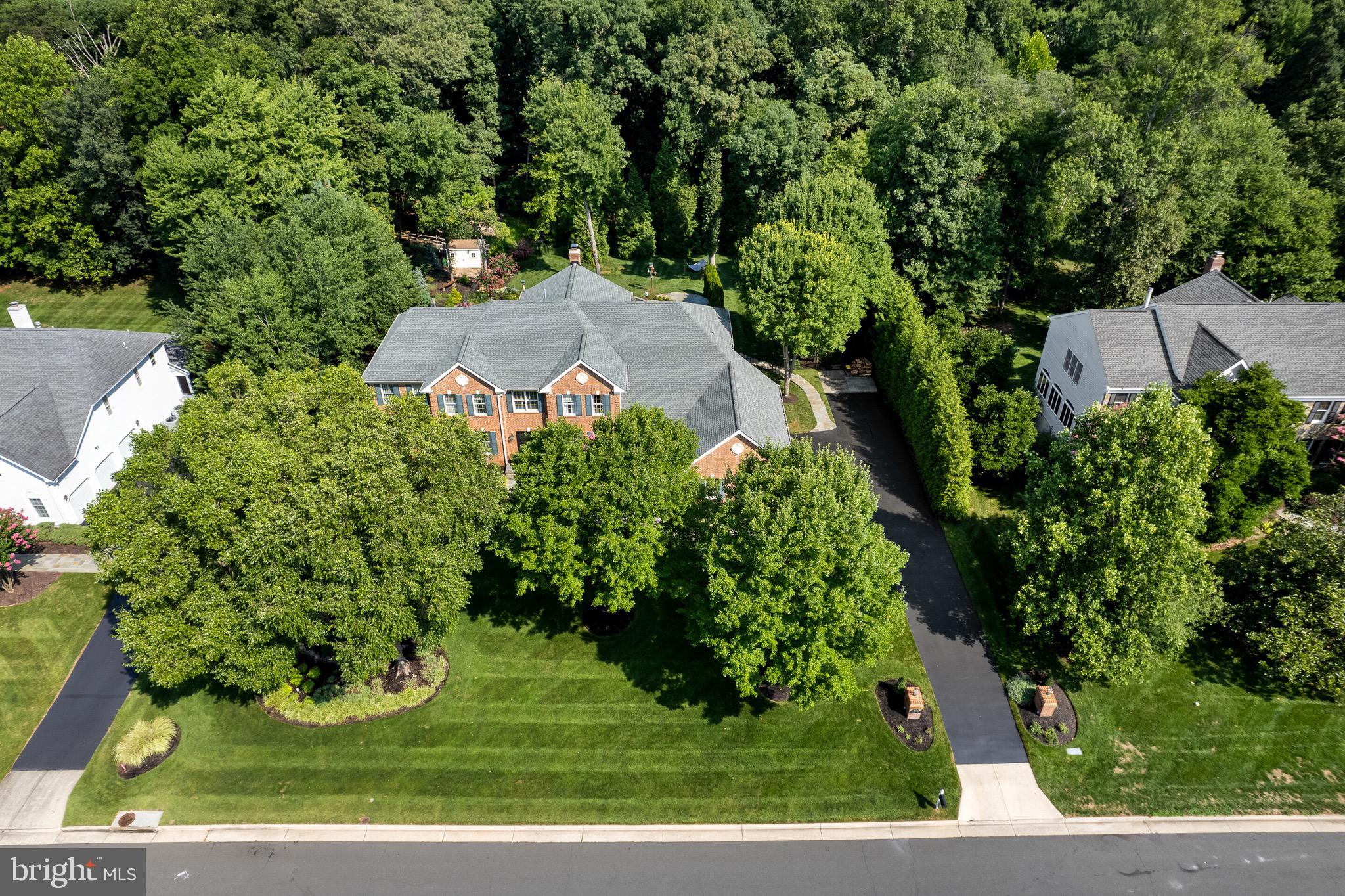 OAKTON CHASE - Residential