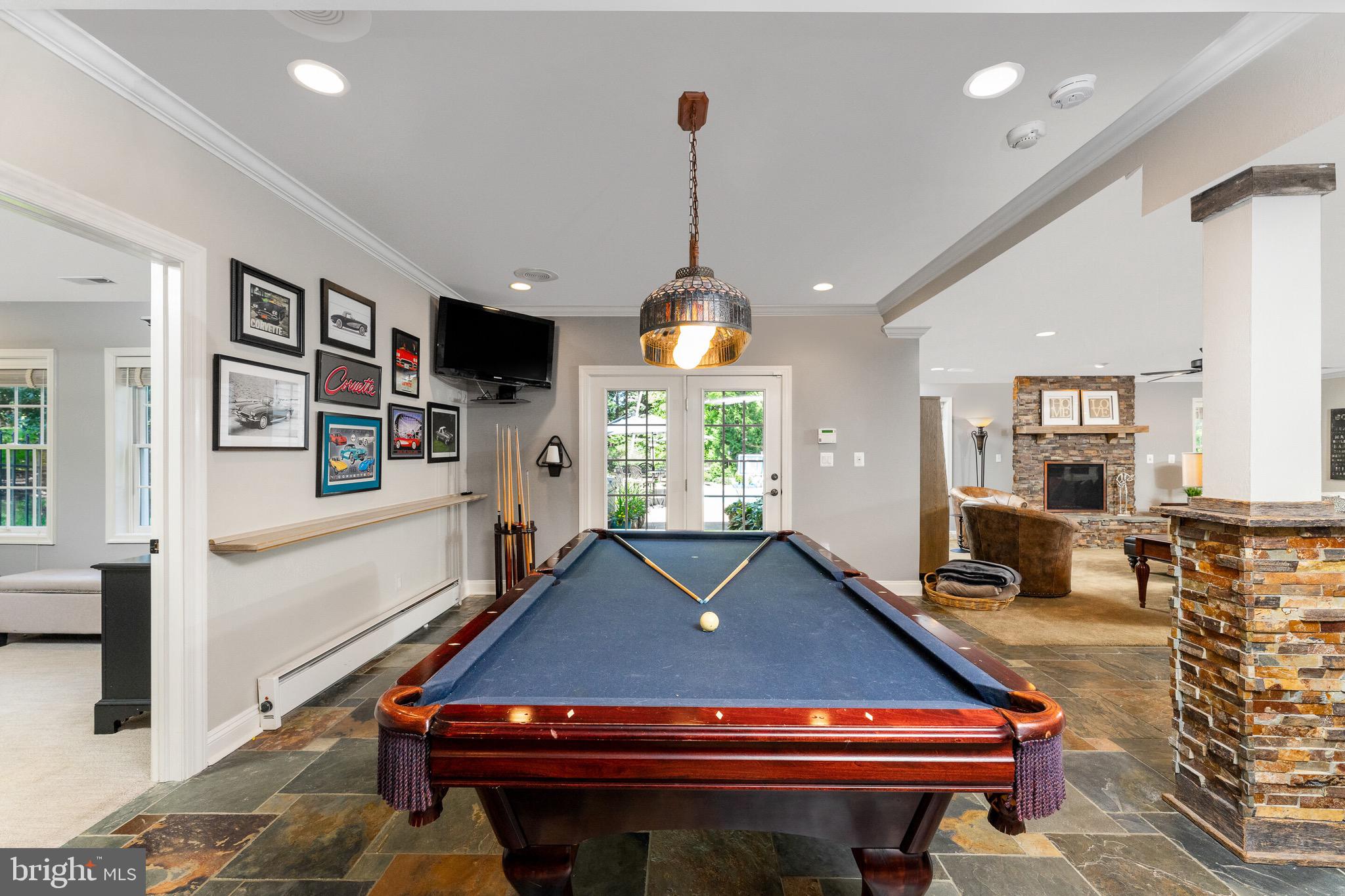 OAKTON CHASE - Residential