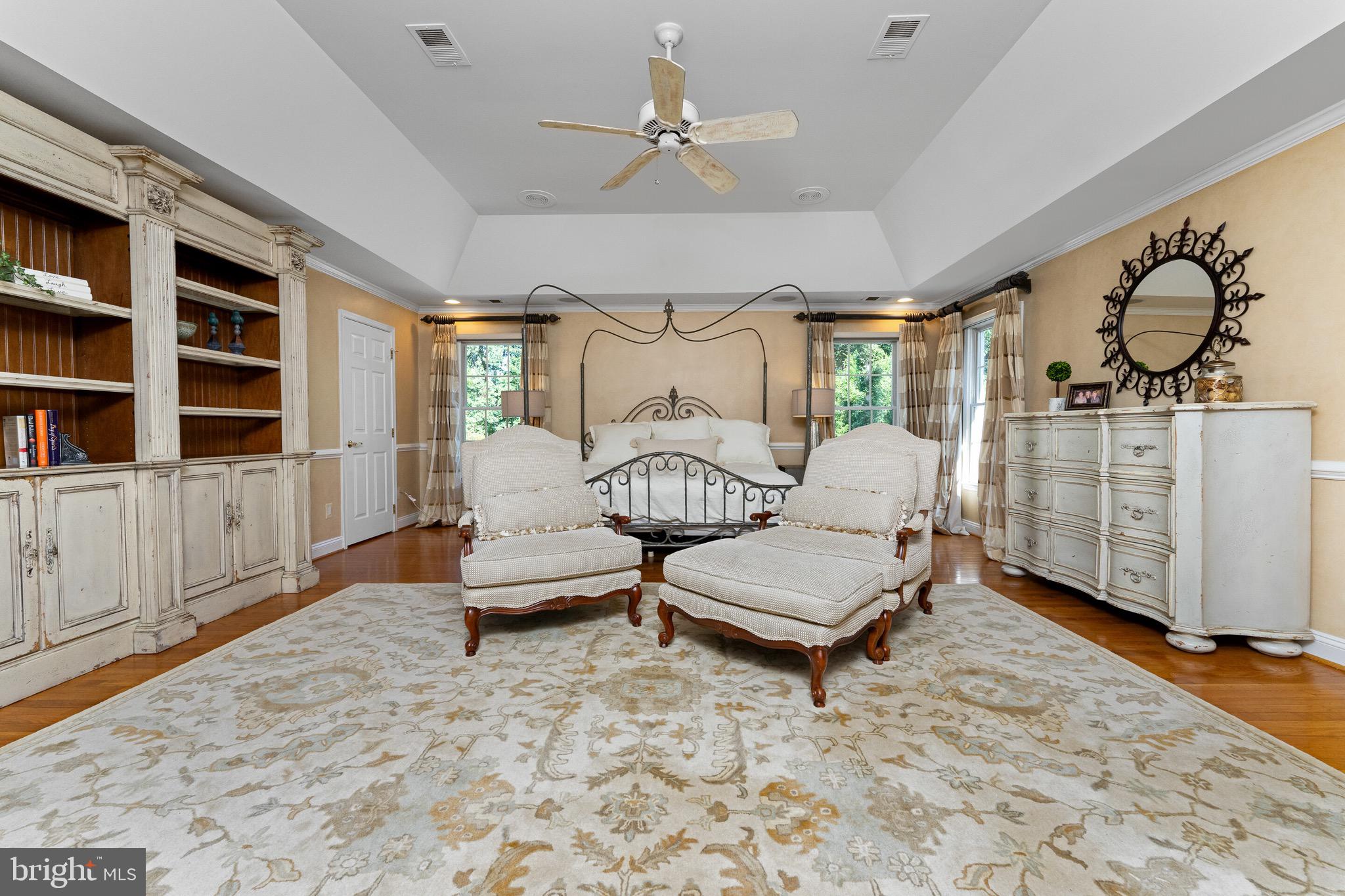 OAKTON CHASE - Residential