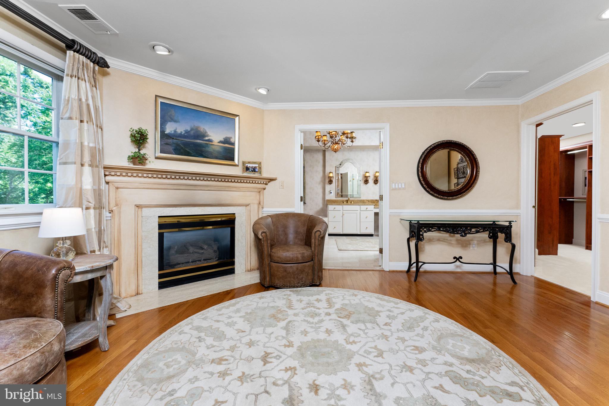 OAKTON CHASE - Residential