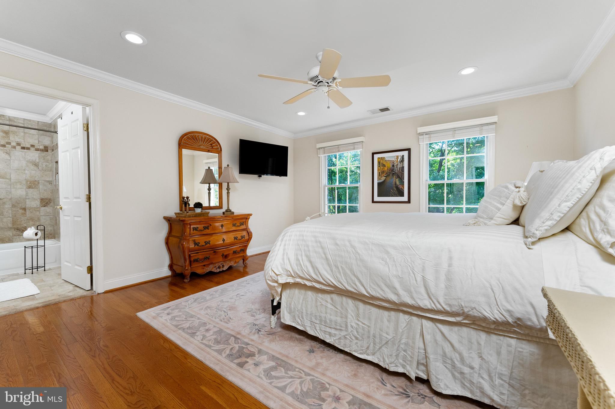 OAKTON CHASE - Residential