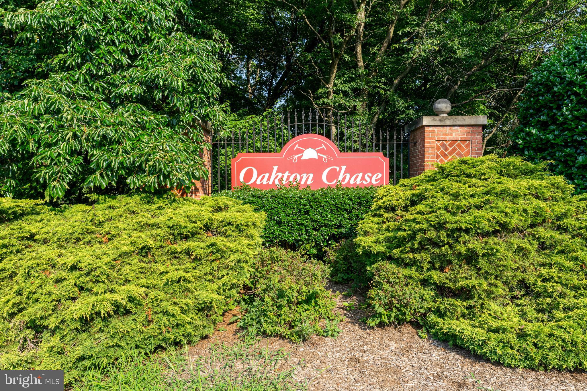 OAKTON CHASE - Residential