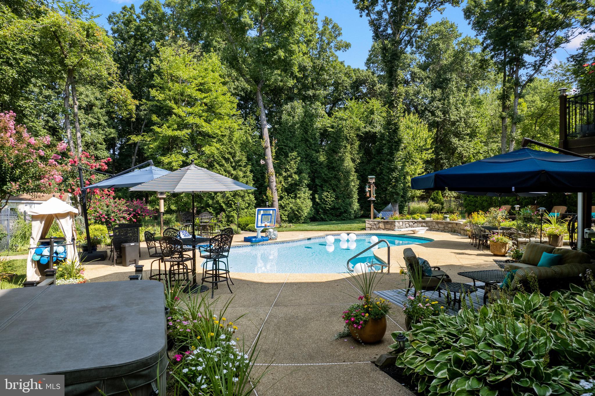 OAKTON CHASE - Residential