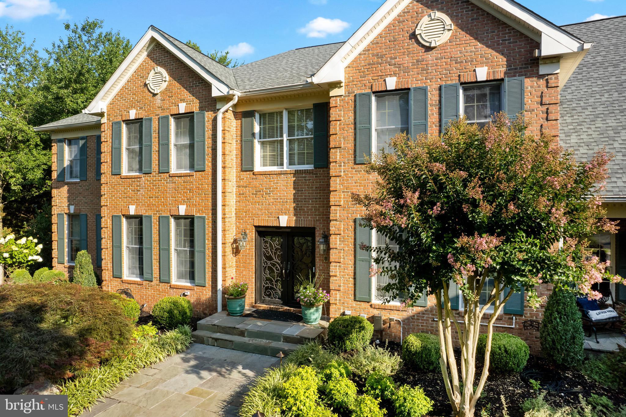 OAKTON CHASE - Residential