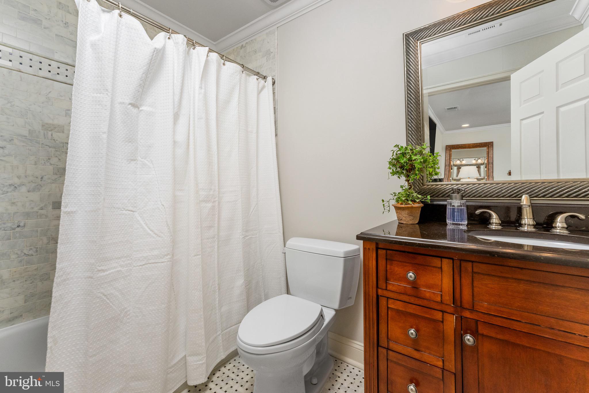 OAKTON CHASE - Residential