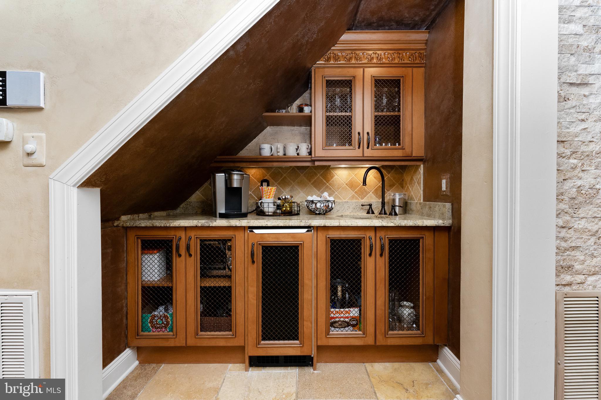 OAKTON CHASE - Residential