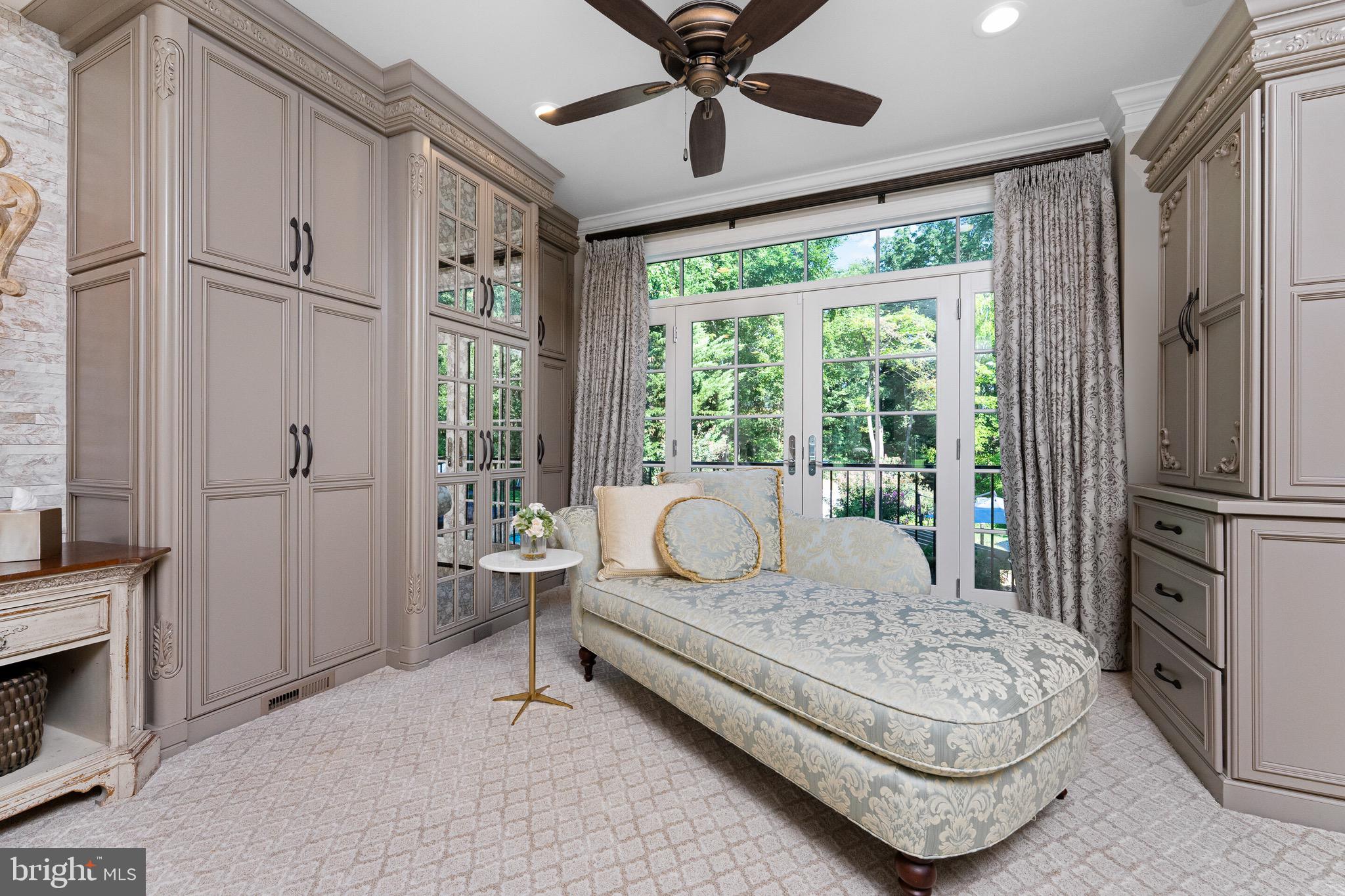 OAKTON CHASE - Residential