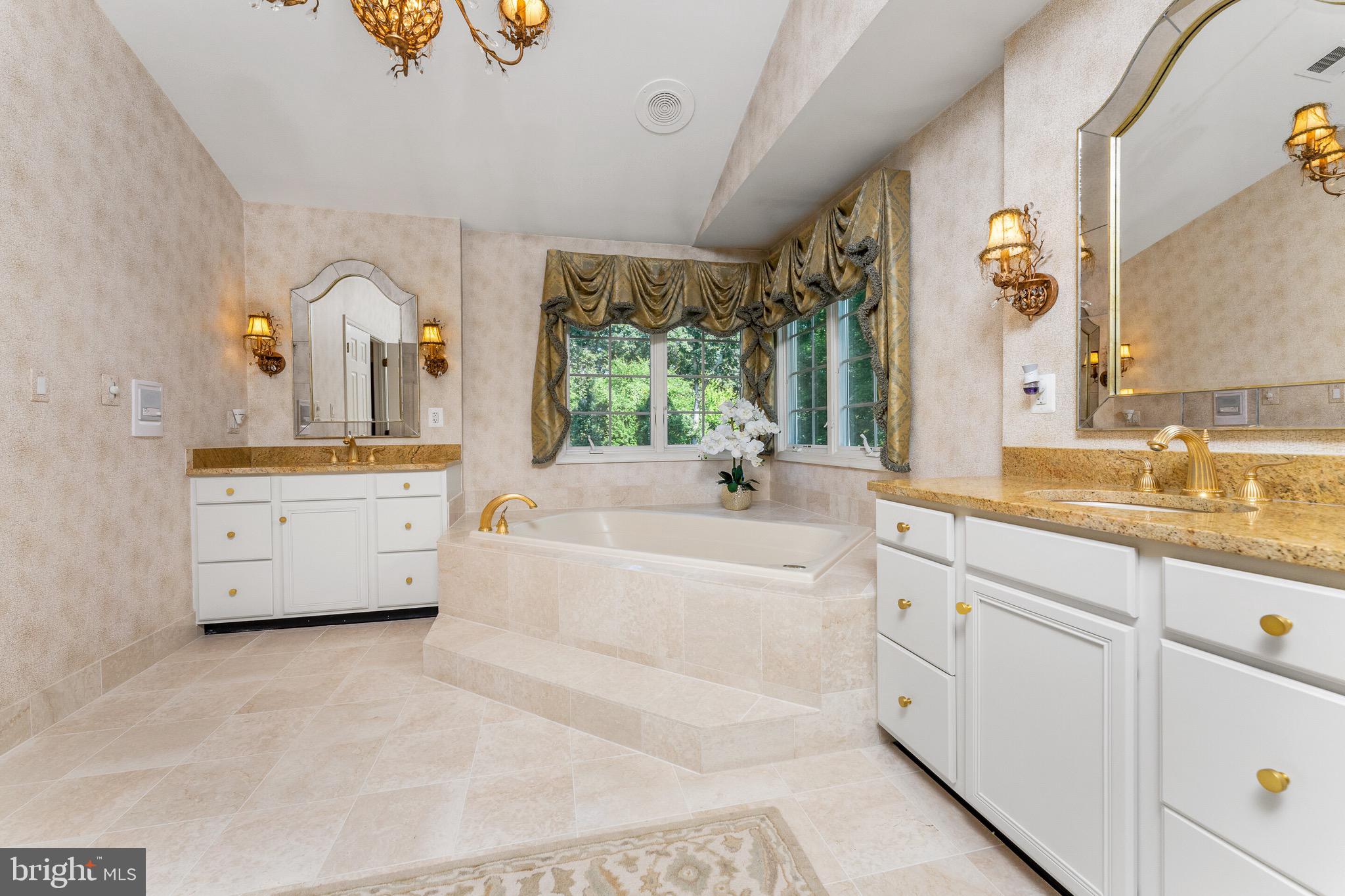 OAKTON CHASE - Residential