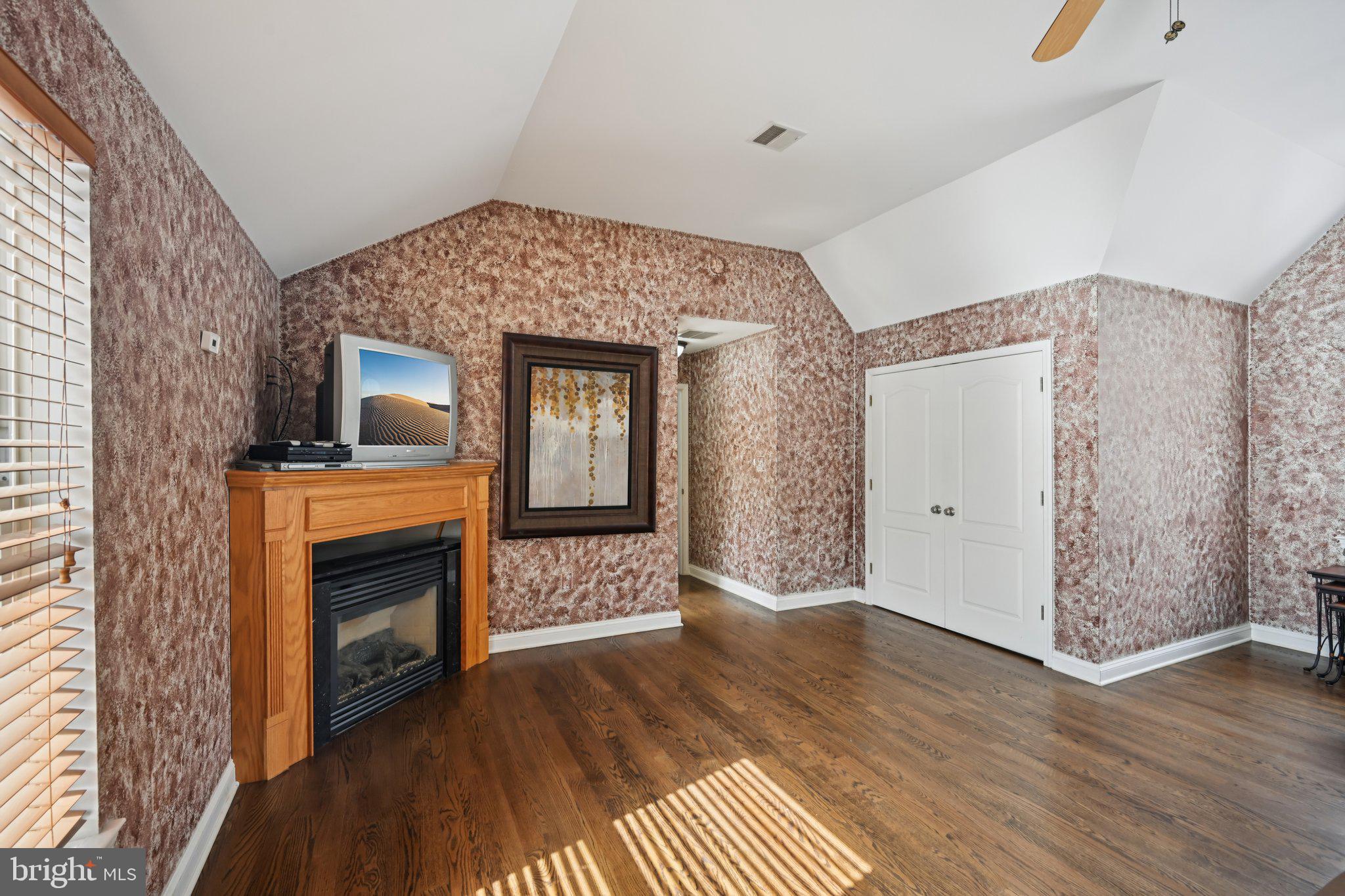 INDIAN MOUNTAIN LAKE - Residential