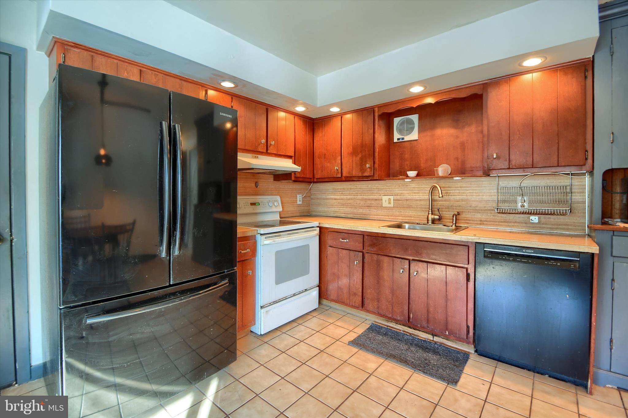 GARDEN GROVE ESTATES - Residential