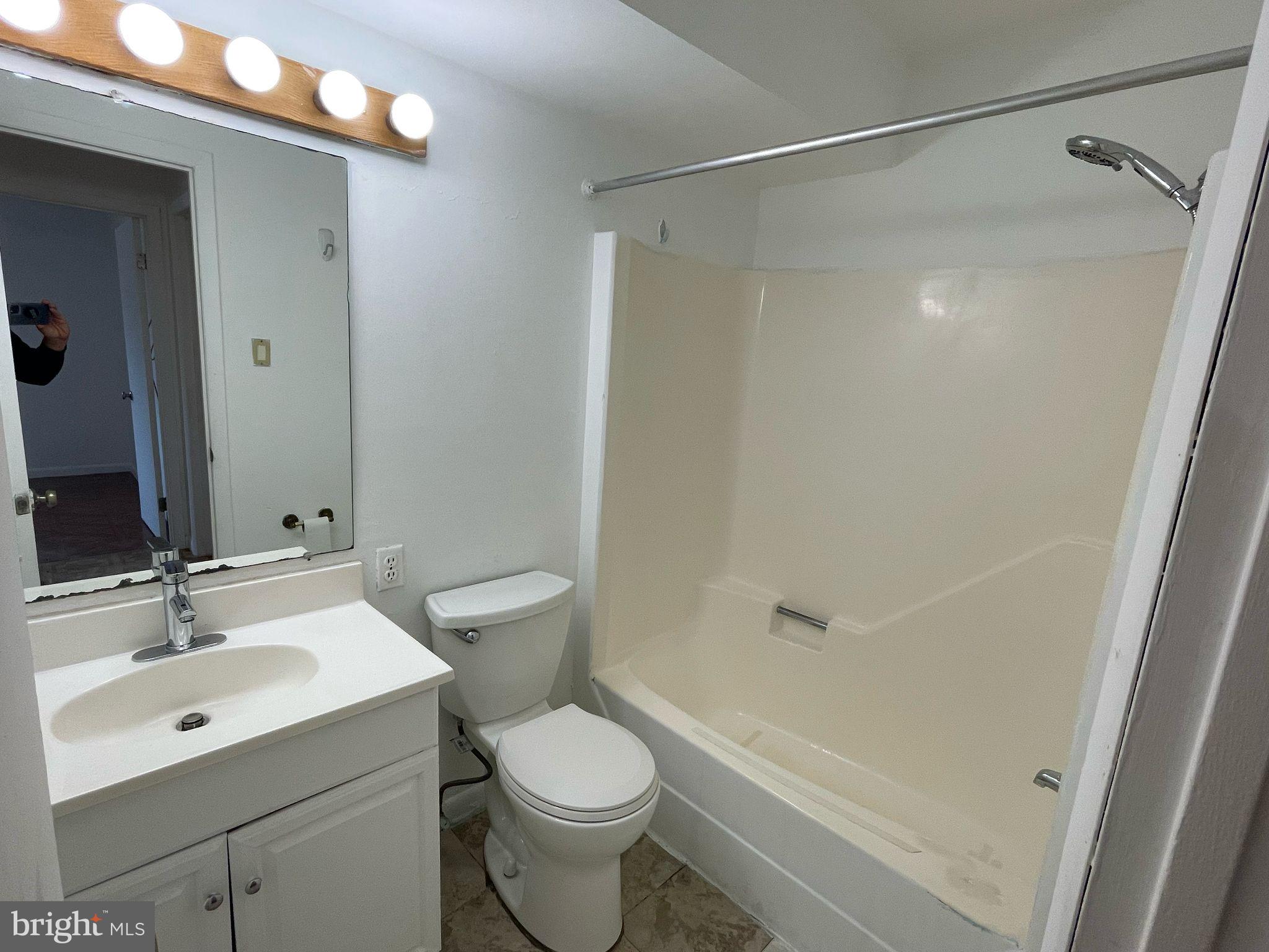 PINEWOOD PARK - Residential