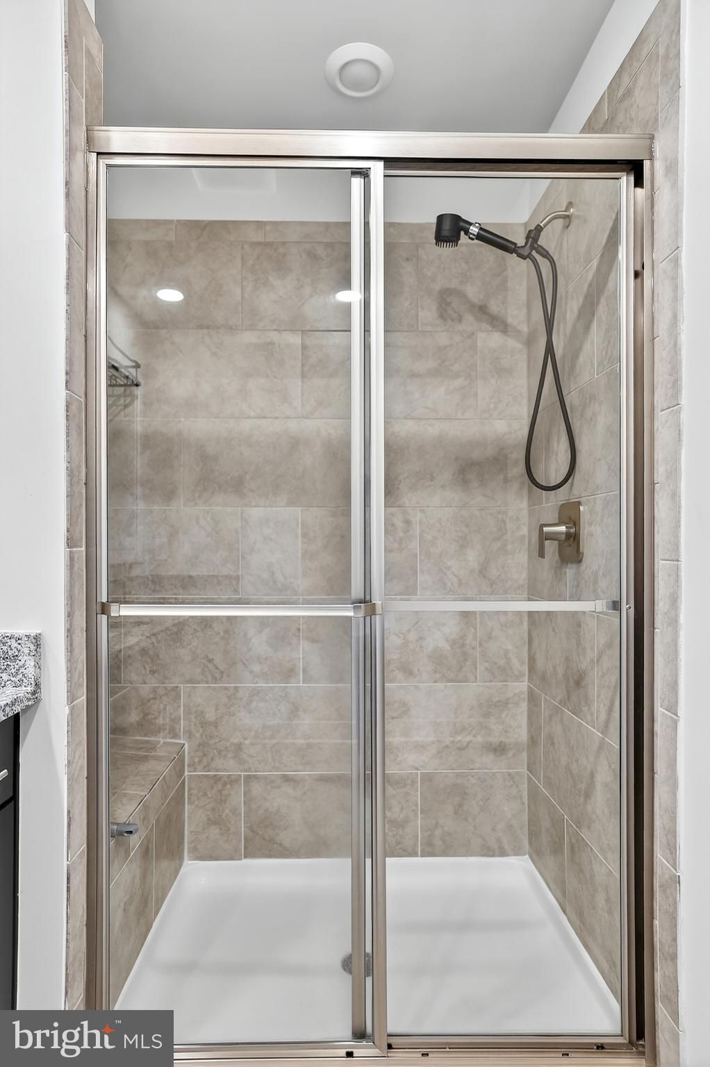 STONEHAVEN - Residential Lease