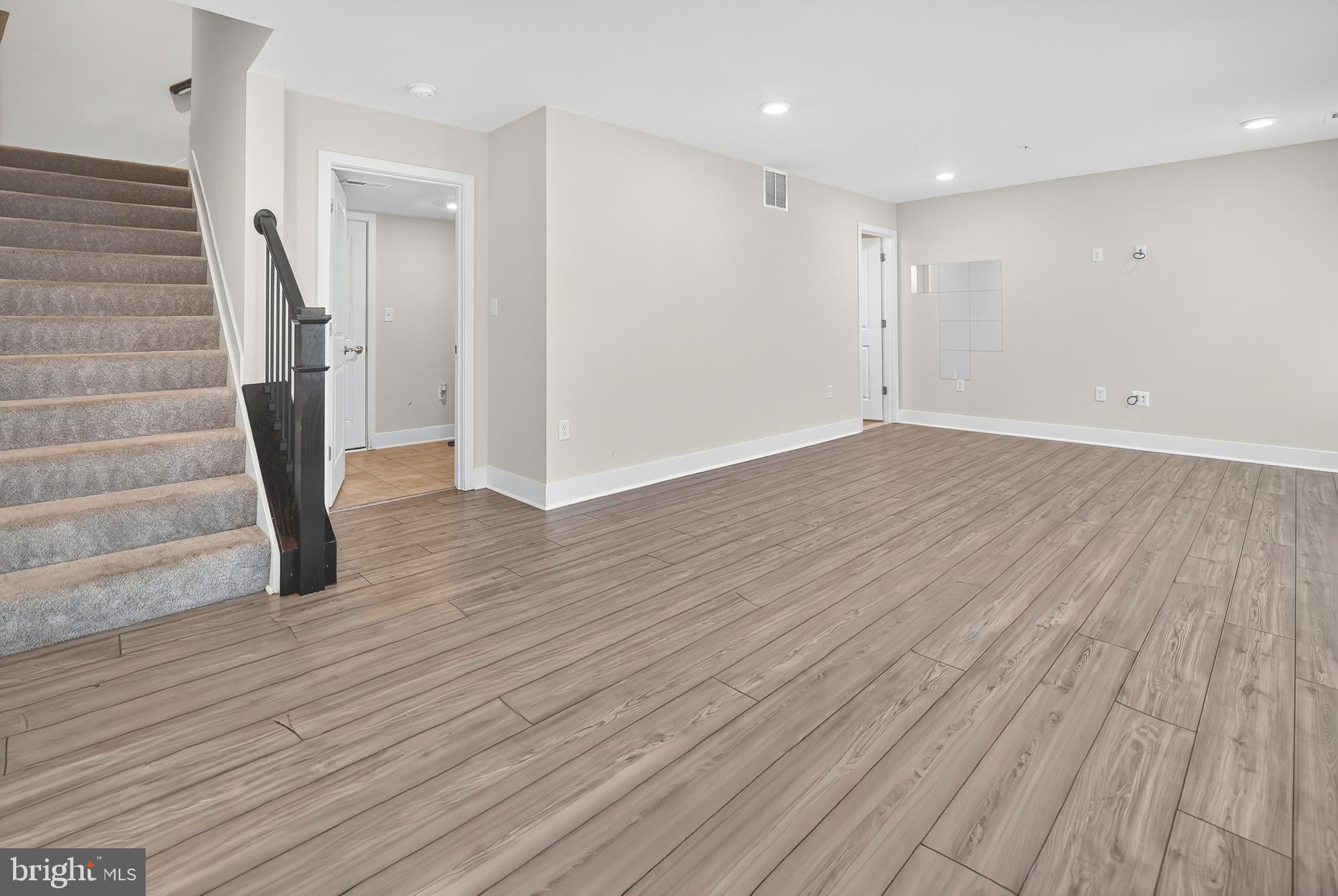 STONEHAVEN - Residential Lease