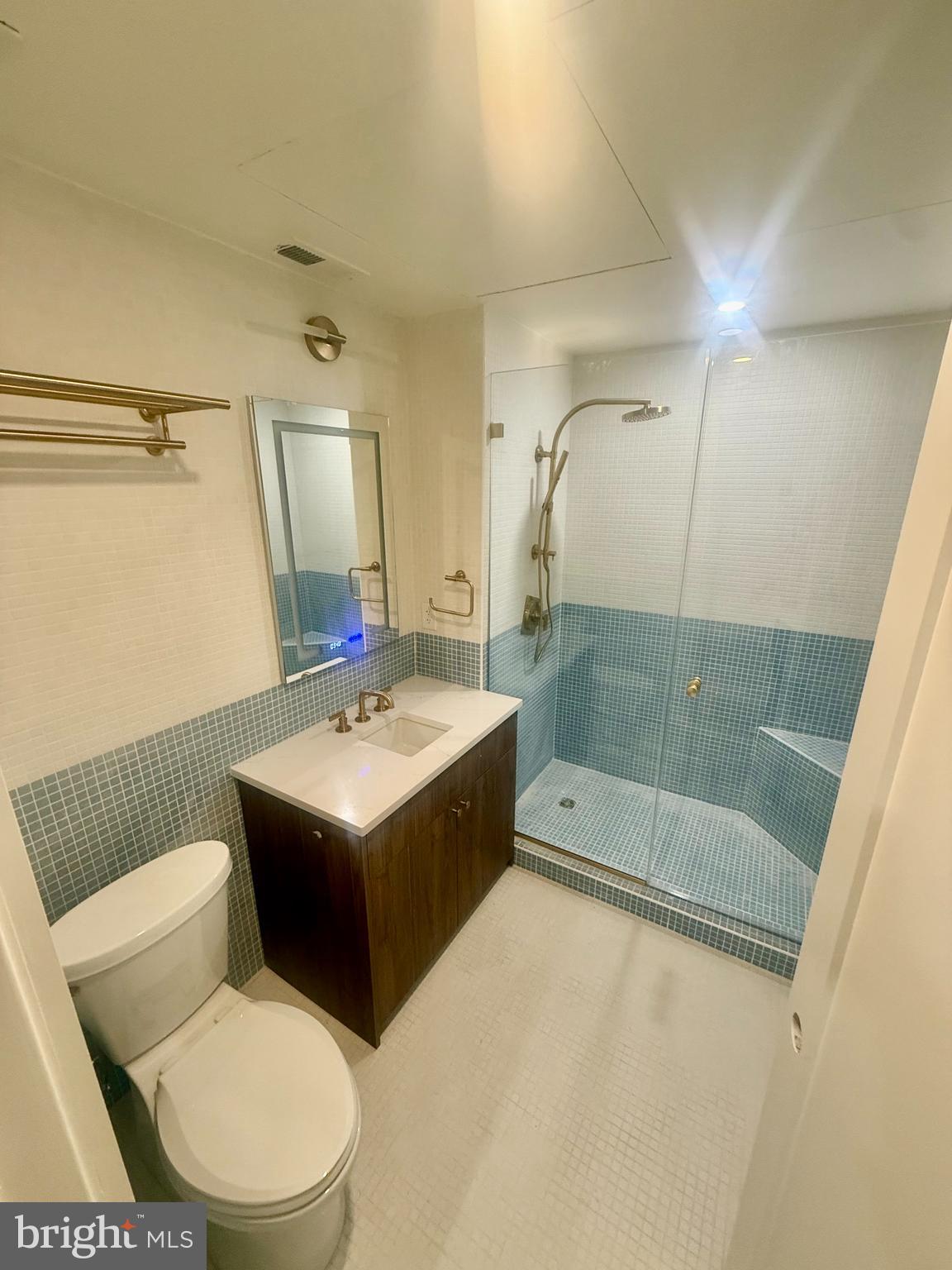 CENTER CITY - Residential Lease