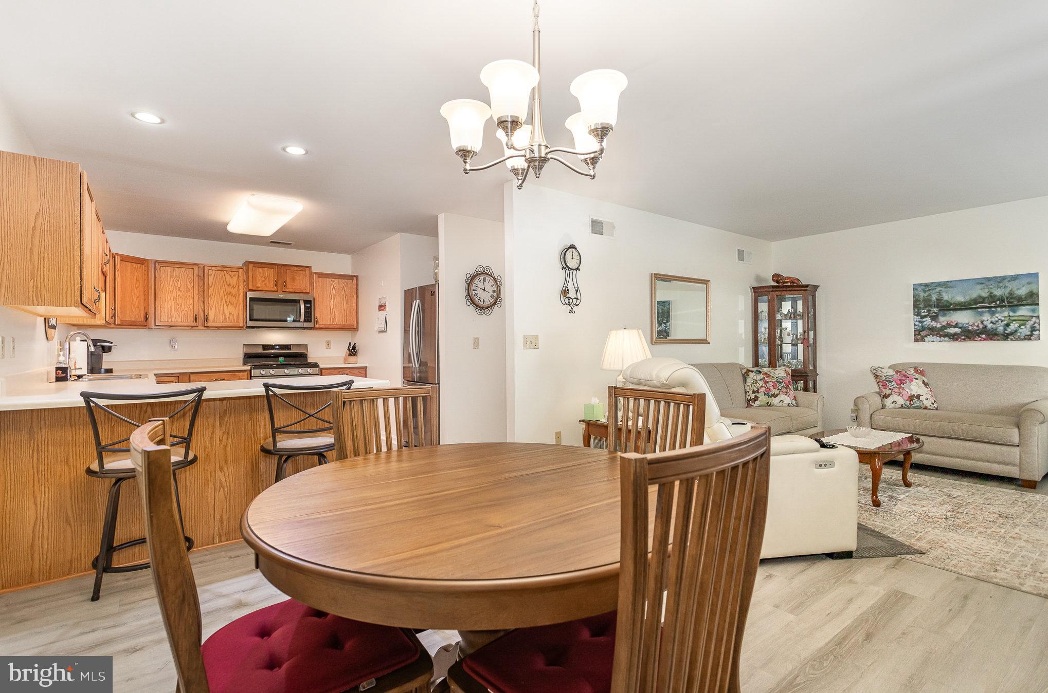 LONGSTOWN VILLAGE - Residential