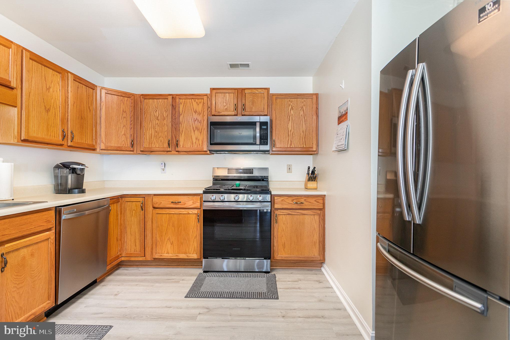 LONGSTOWN VILLAGE - Residential