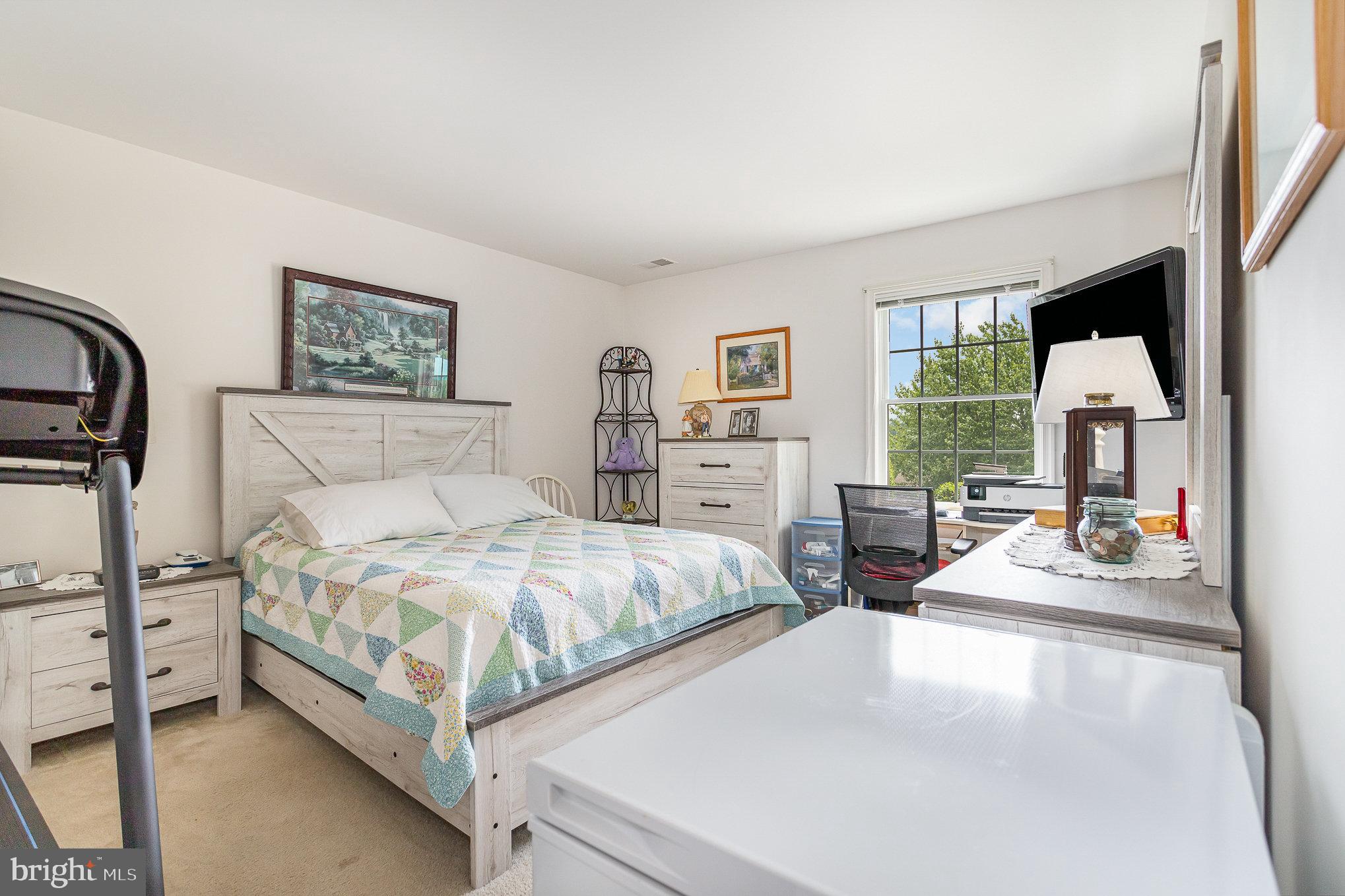 LONGSTOWN VILLAGE - Residential