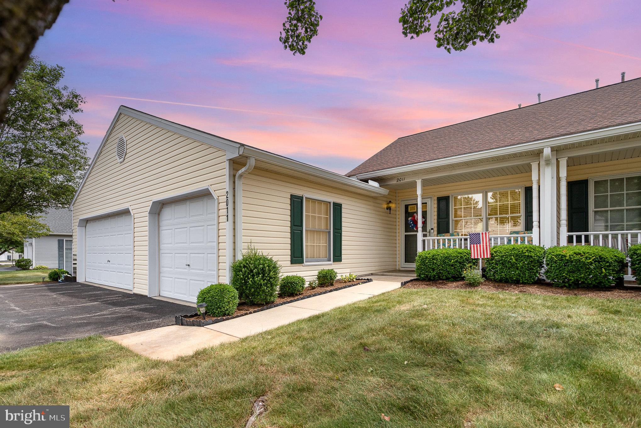 LONGSTOWN VILLAGE - Residential