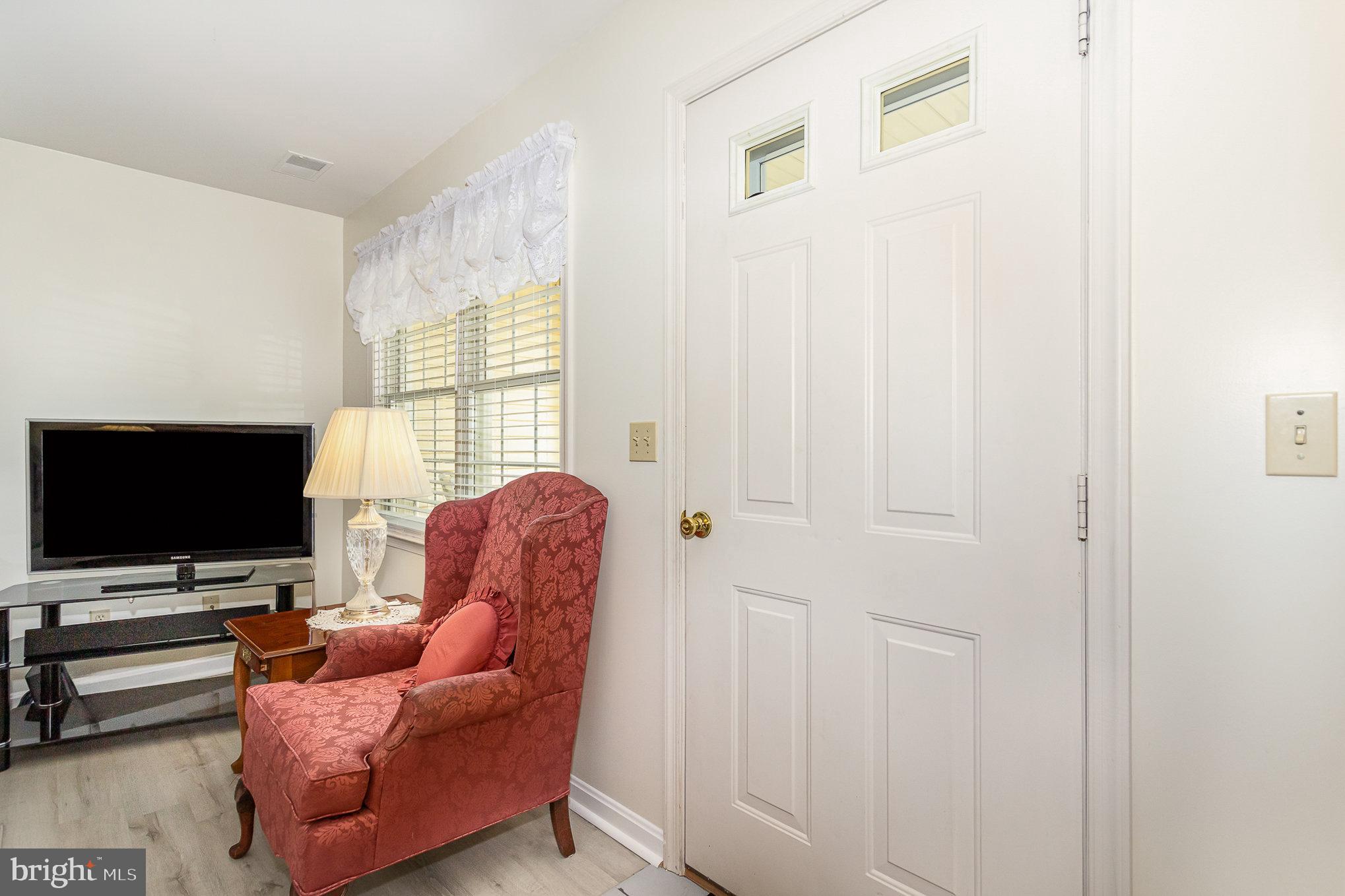 LONGSTOWN VILLAGE - Residential