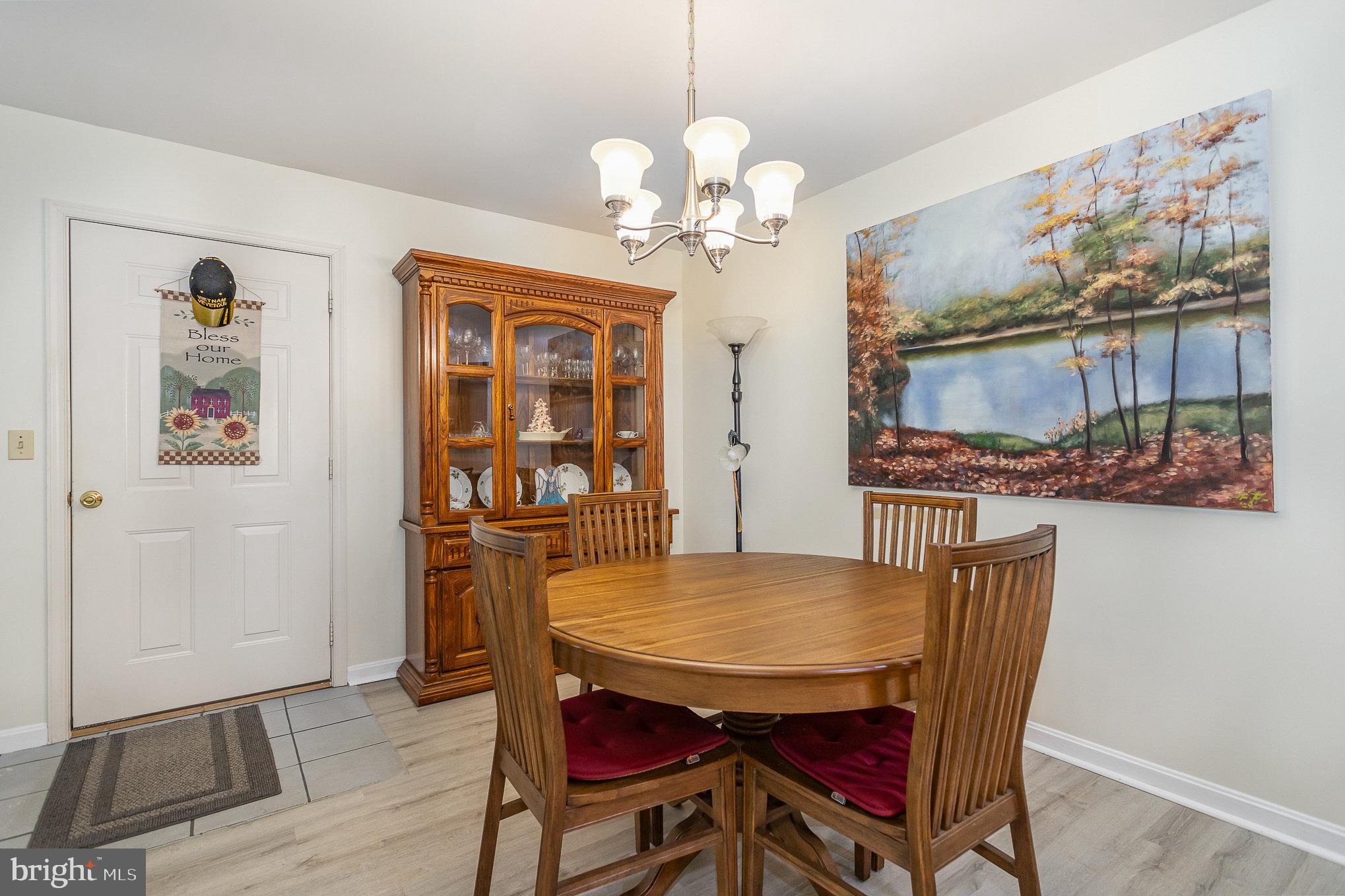 LONGSTOWN VILLAGE - Residential