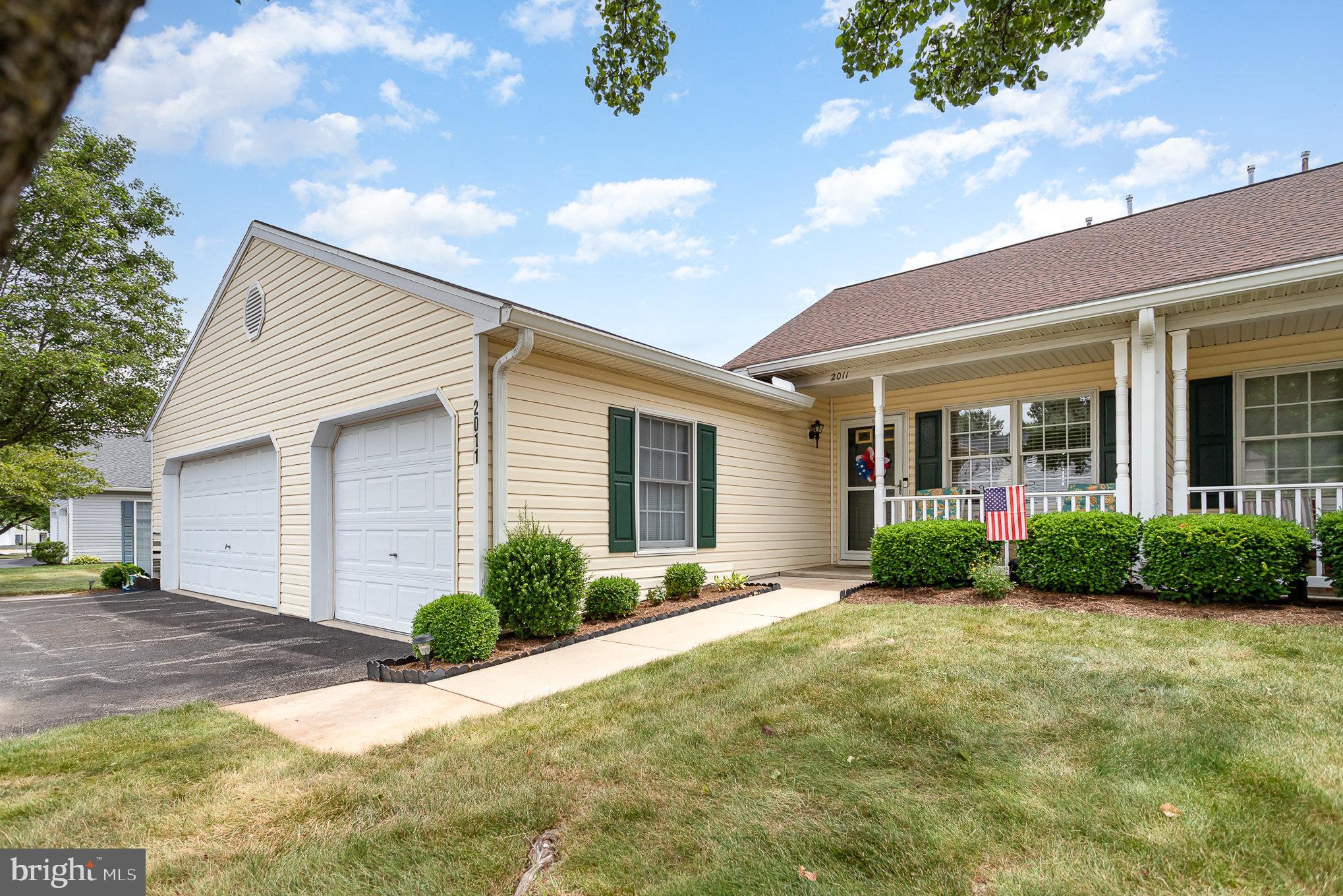 LONGSTOWN VILLAGE - Residential