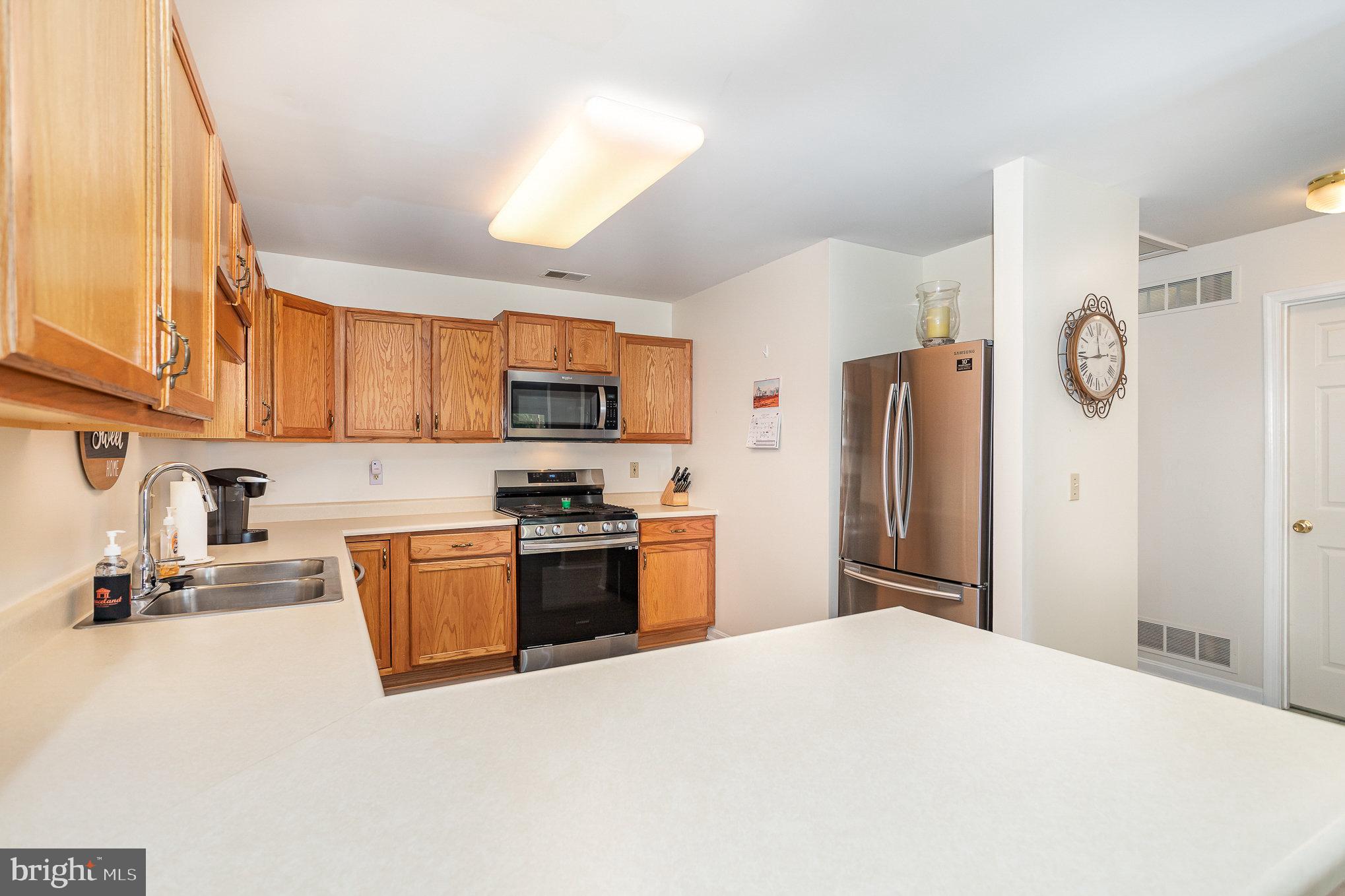 LONGSTOWN VILLAGE - Residential