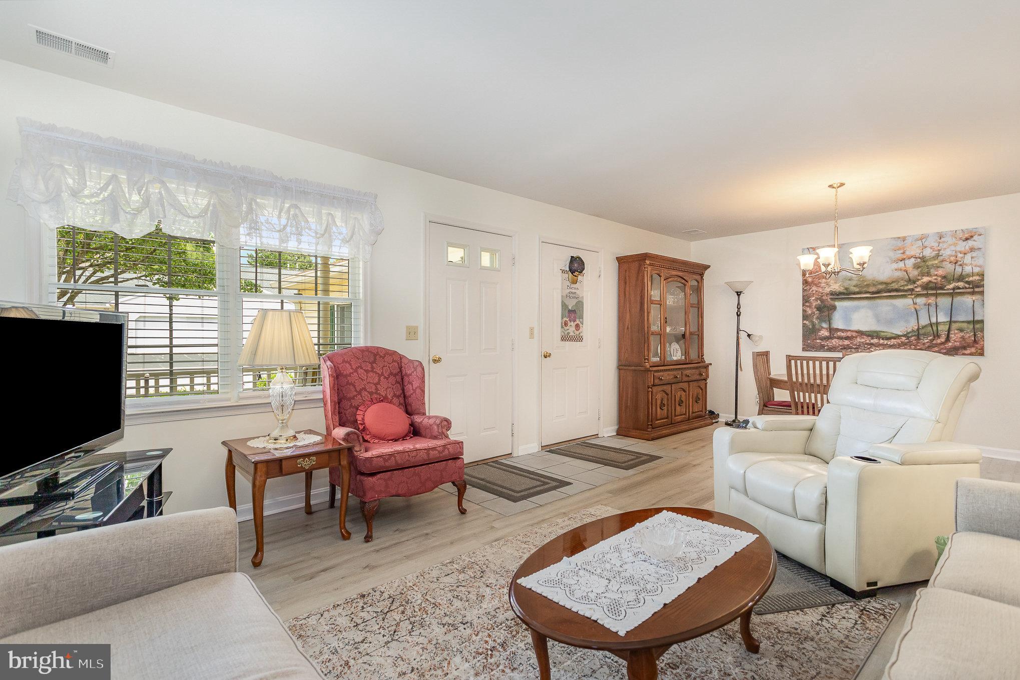 LONGSTOWN VILLAGE - Residential