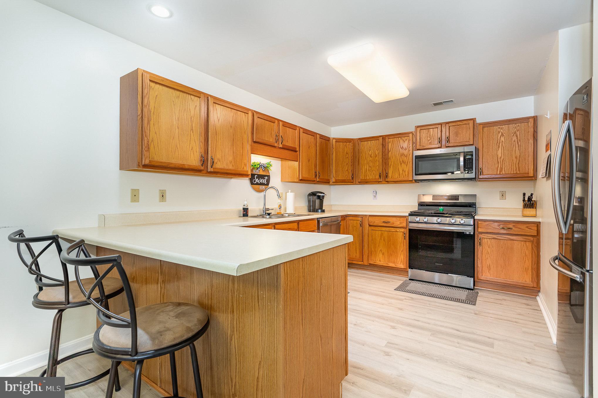 LONGSTOWN VILLAGE - Residential