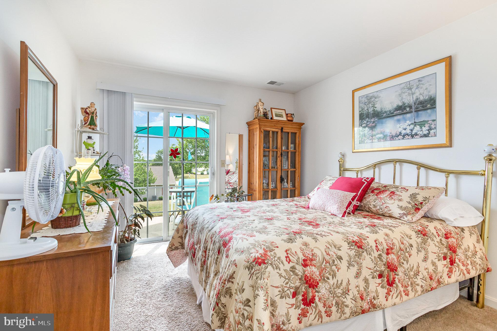 LONGSTOWN VILLAGE - Residential