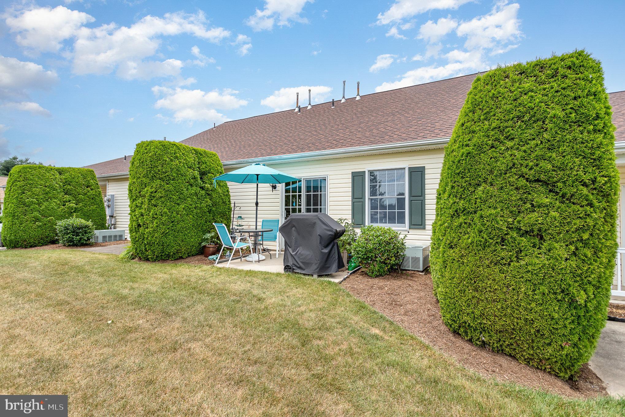 LONGSTOWN VILLAGE - Residential