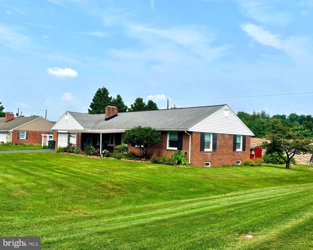 Photo of 1977 Drexel Avenue, LANCASTER, PA 17602 (MLS # PALA2074210)