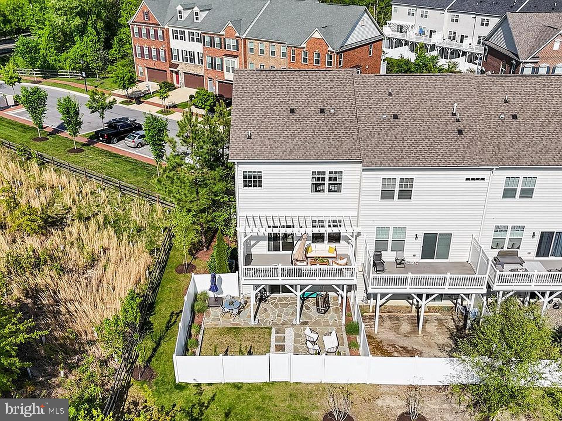 2805 MEDSTEAD LANE
