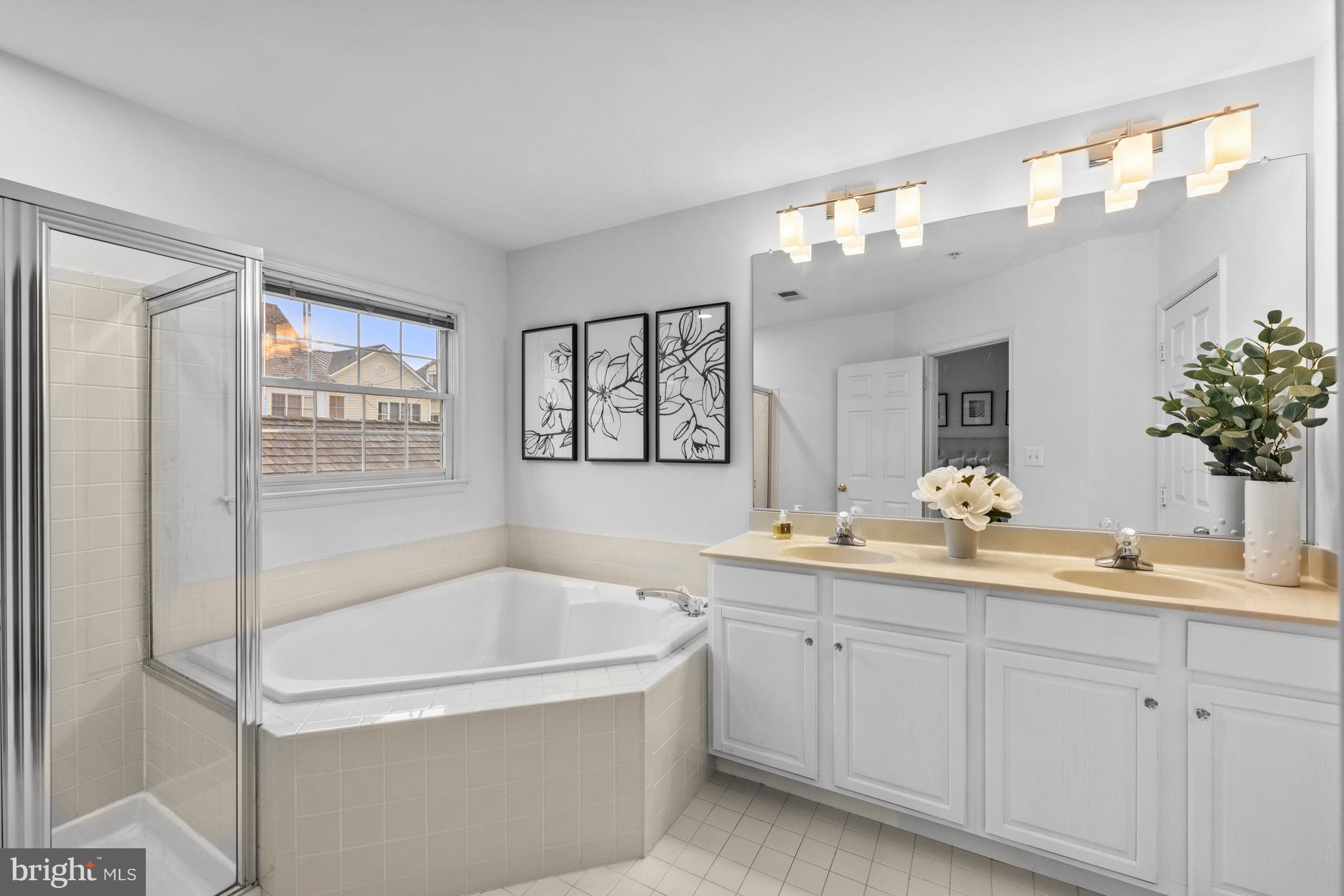 KENTLANDS MIDTOWN - Residential