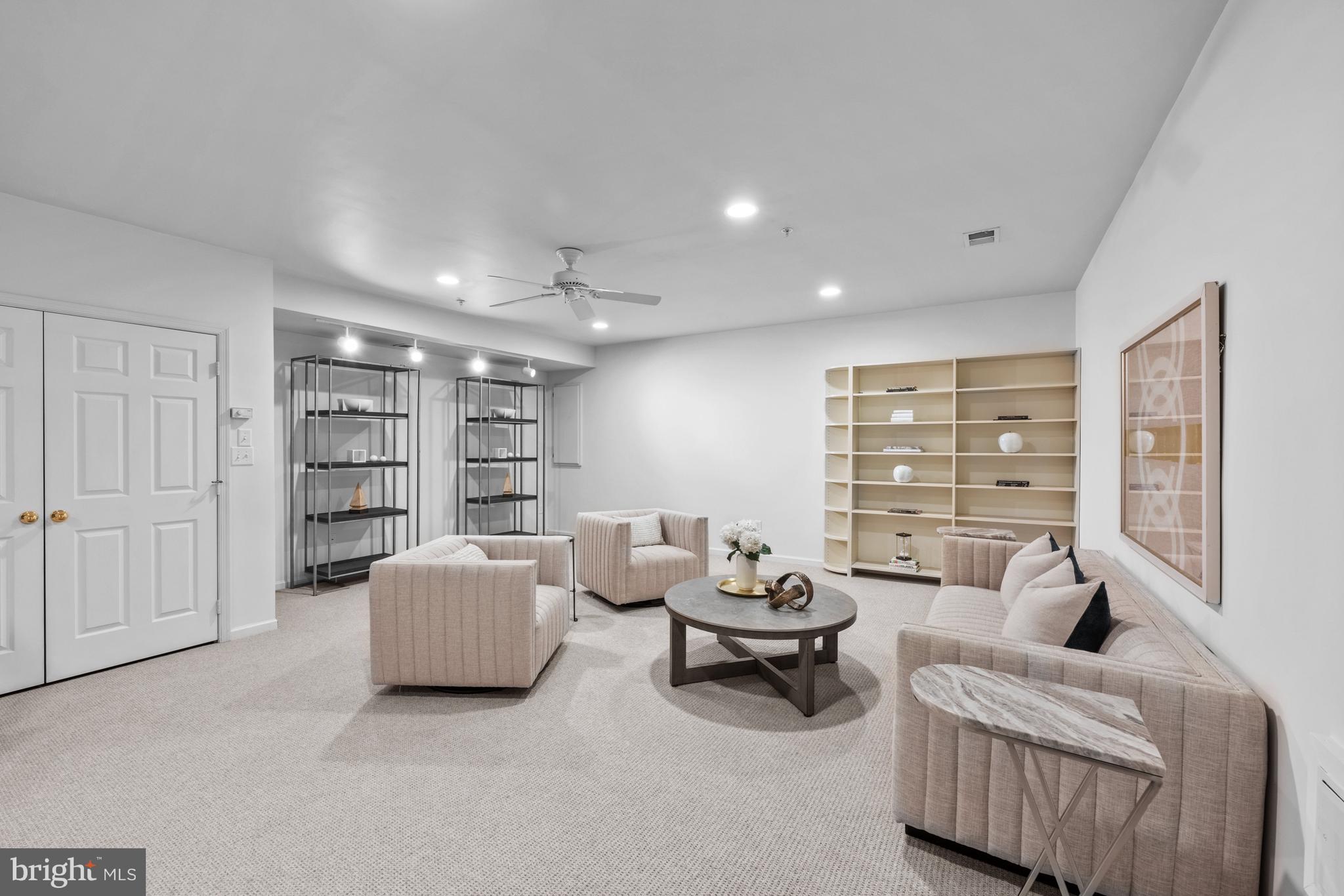 KENTLANDS MIDTOWN - Residential