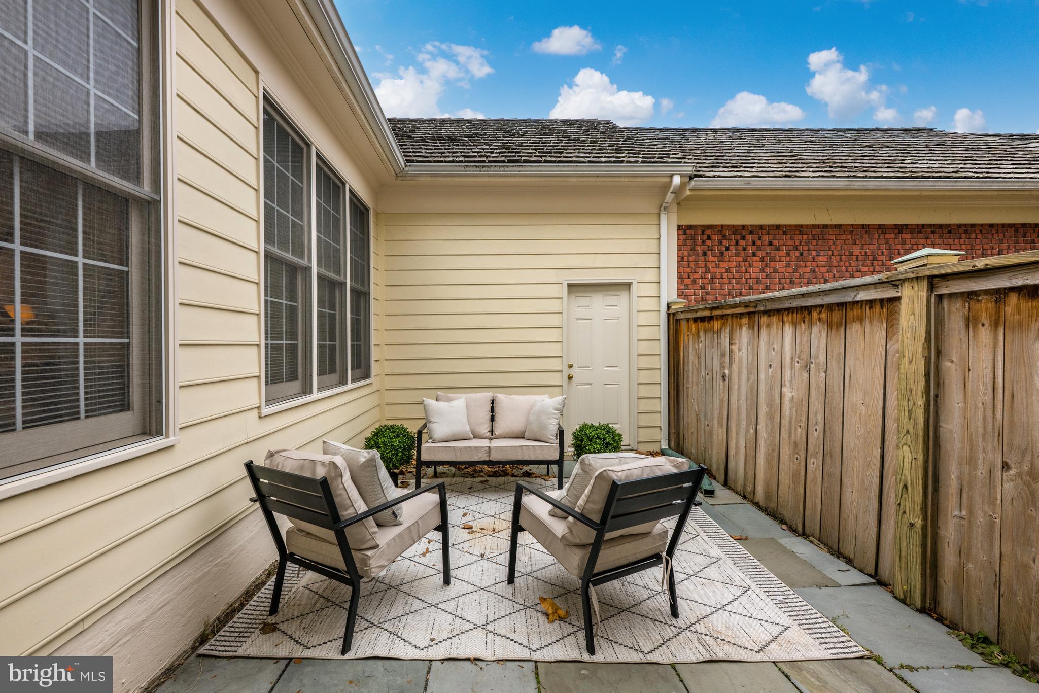 KENTLANDS MIDTOWN - Residential