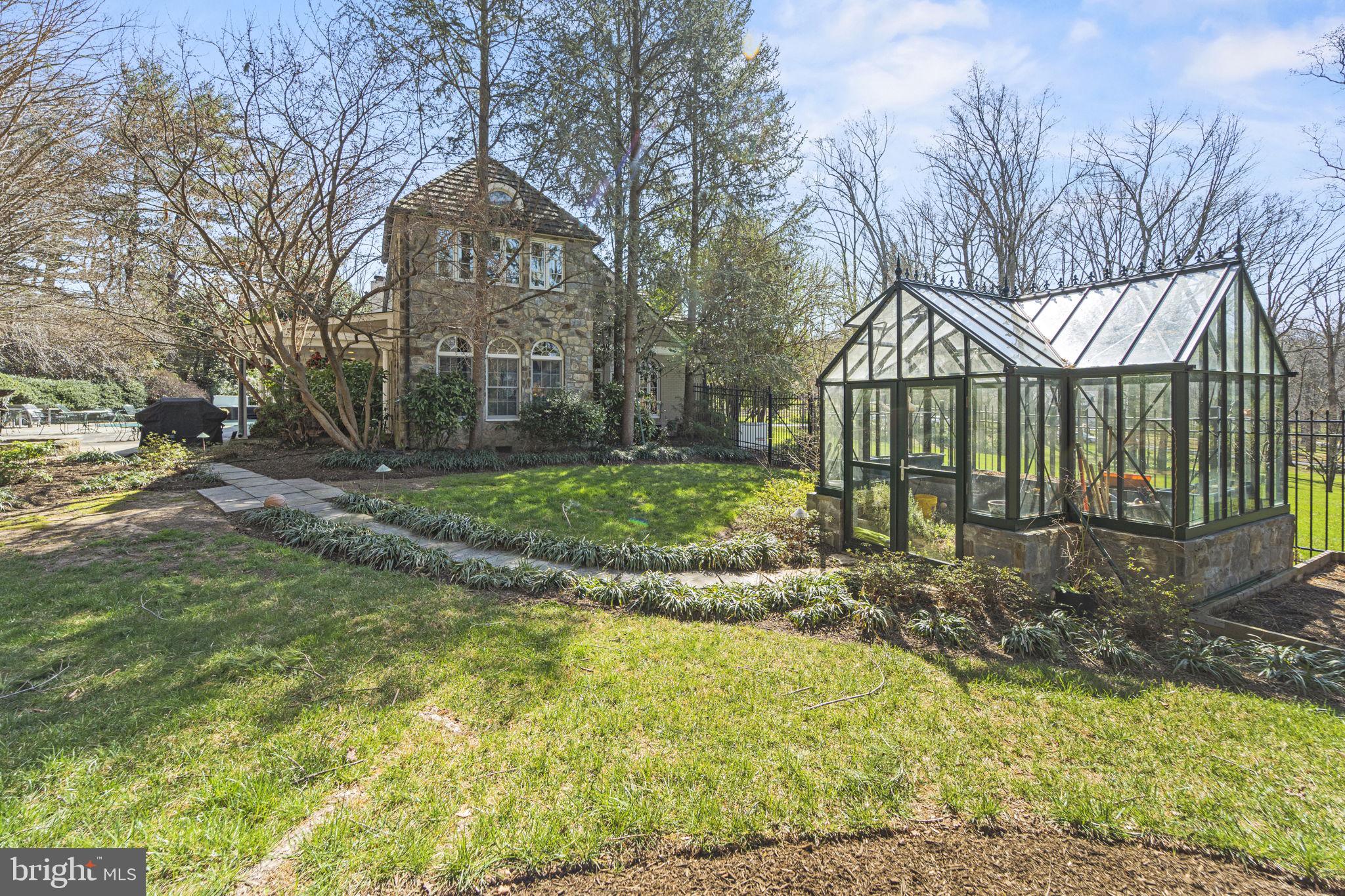 POTOMAC FALLS - Residential