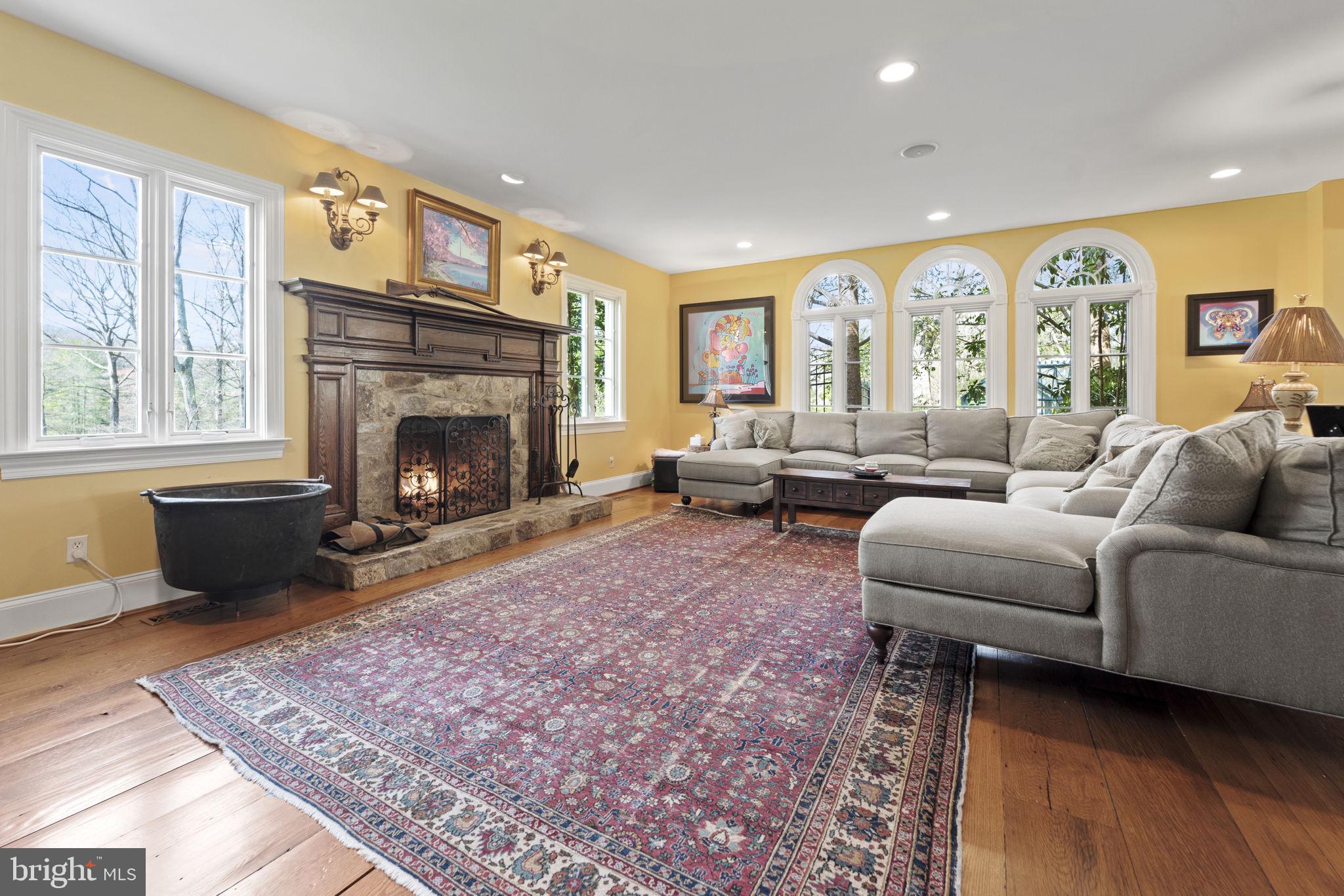 POTOMAC FALLS - Residential