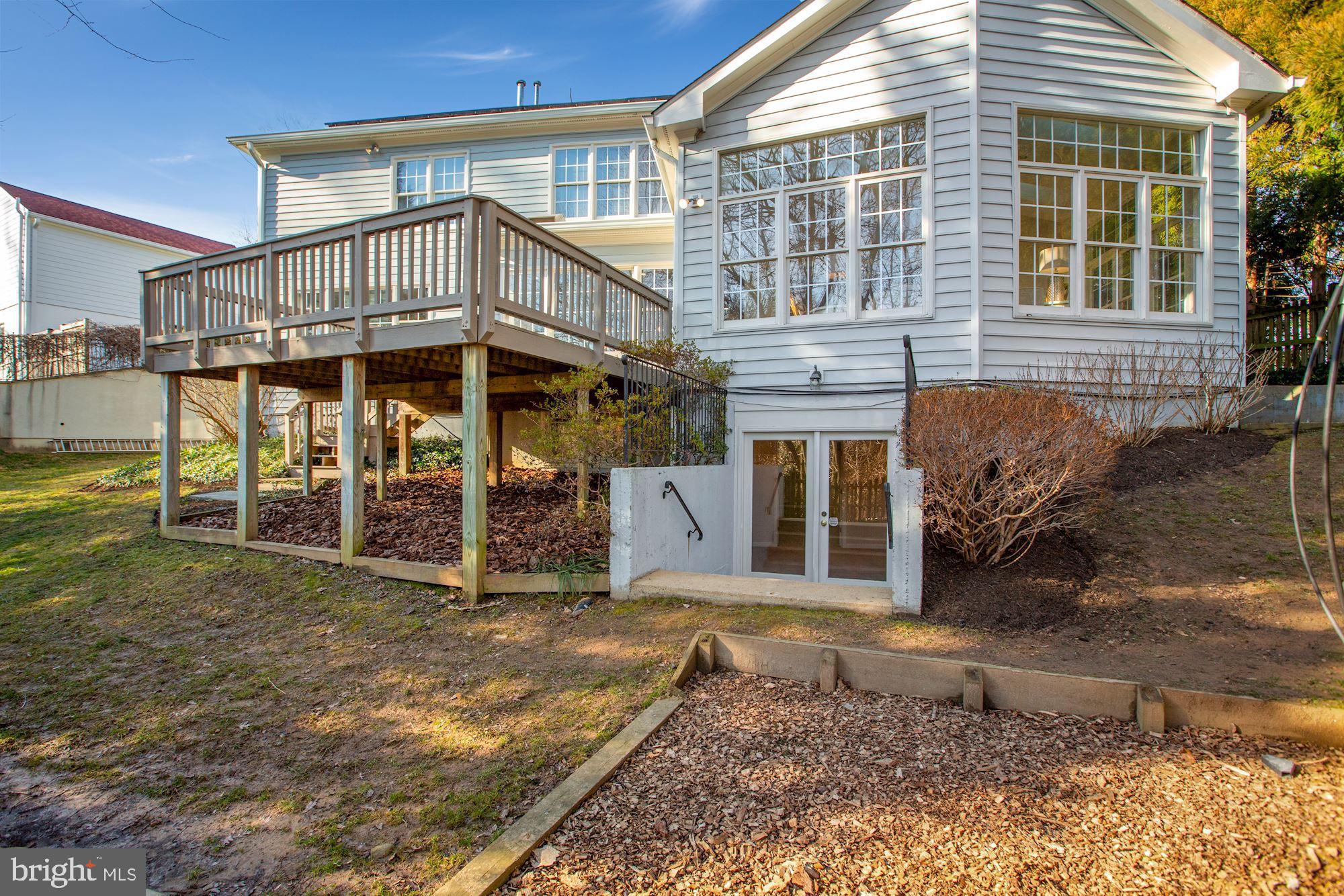 COUNTRY CLUB HILLS - Residential