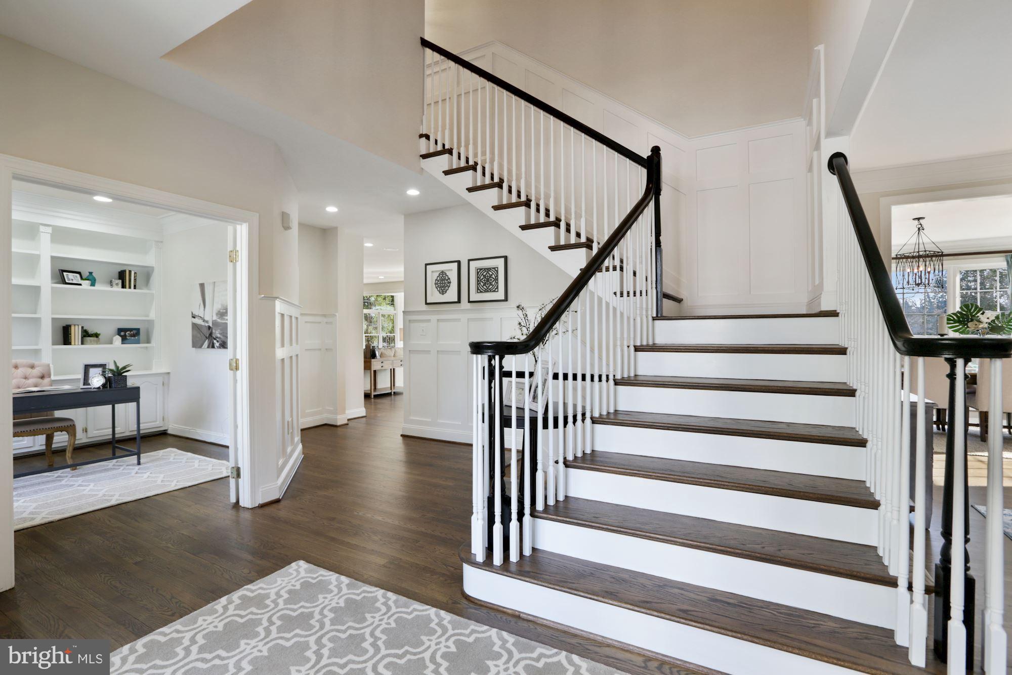 COUNTRY CLUB HILLS - Residential