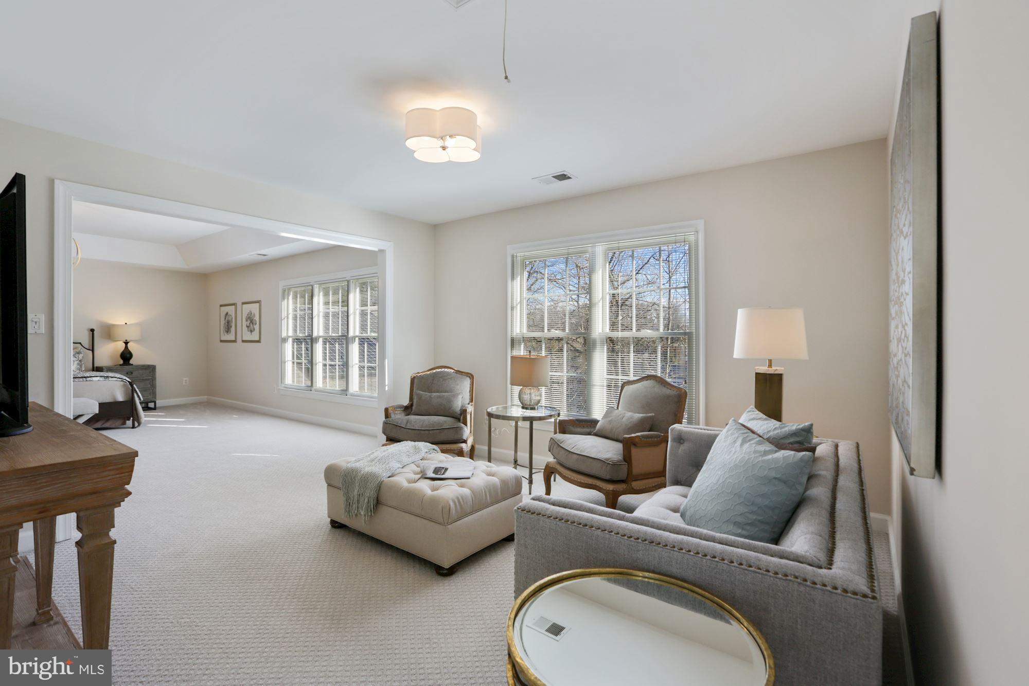 COUNTRY CLUB HILLS - Residential