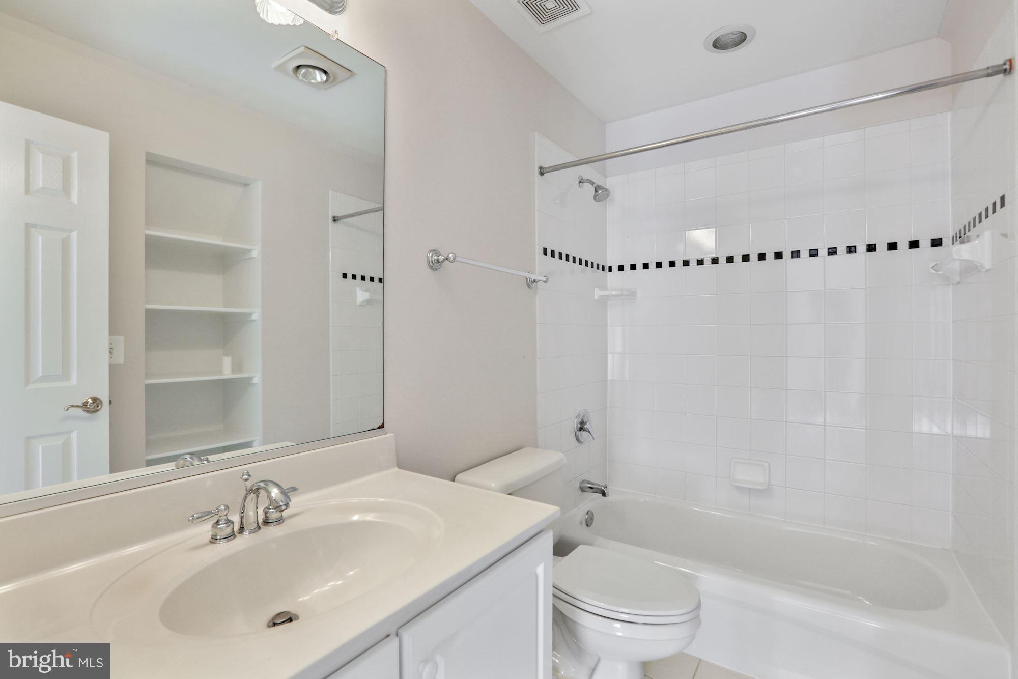 COUNTRY CLUB HILLS - Residential