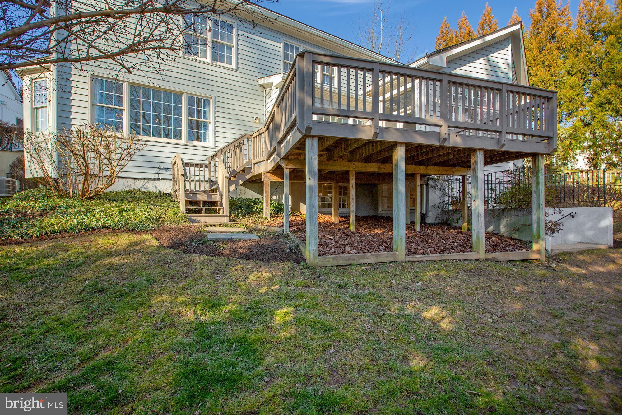 COUNTRY CLUB HILLS - Residential