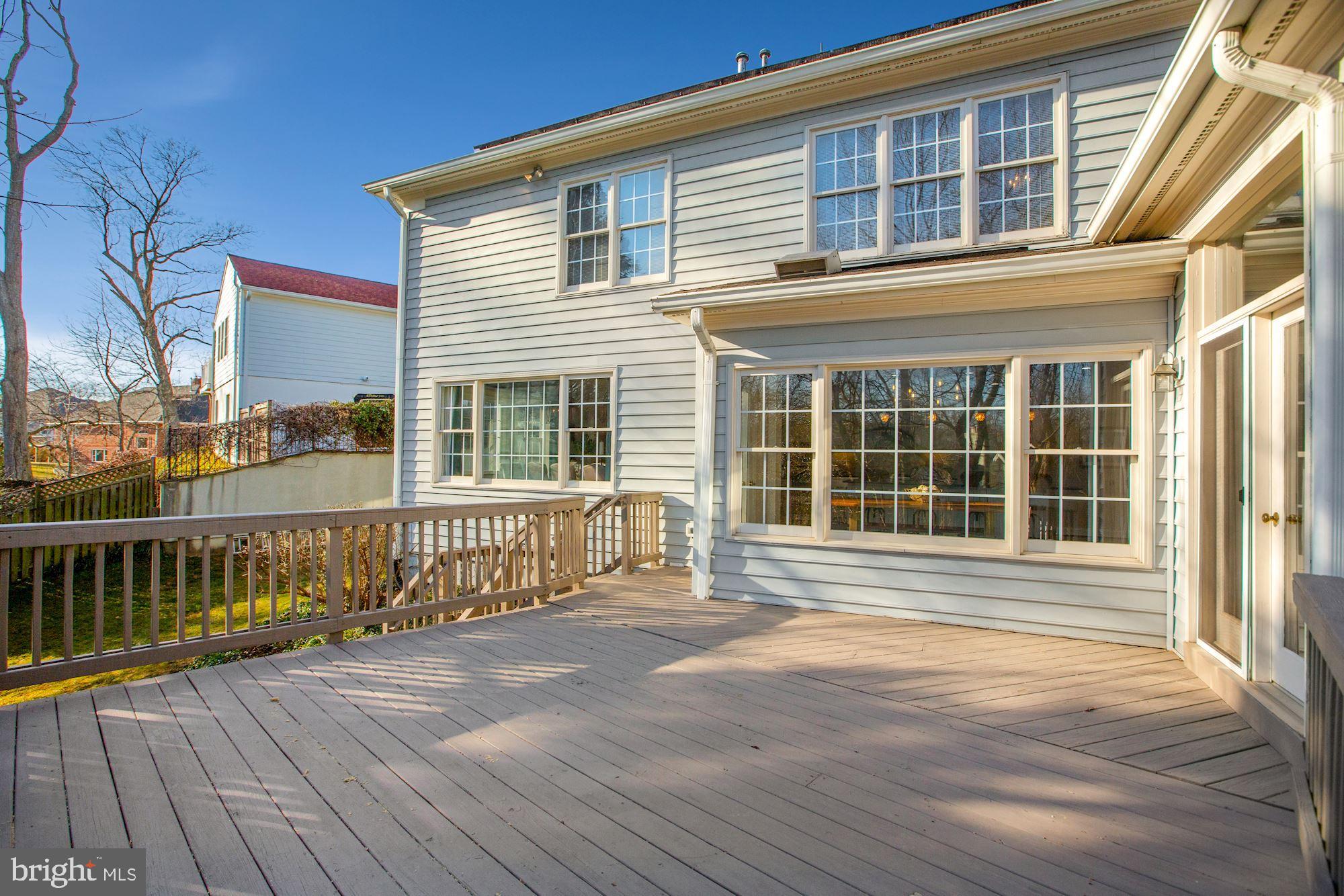 COUNTRY CLUB HILLS - Residential