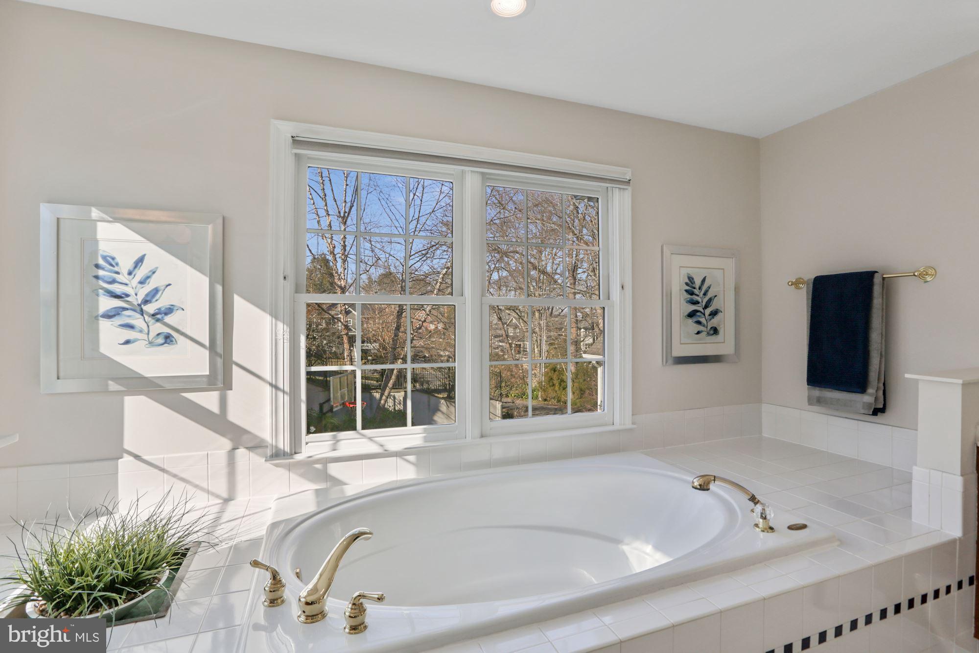 COUNTRY CLUB HILLS - Residential