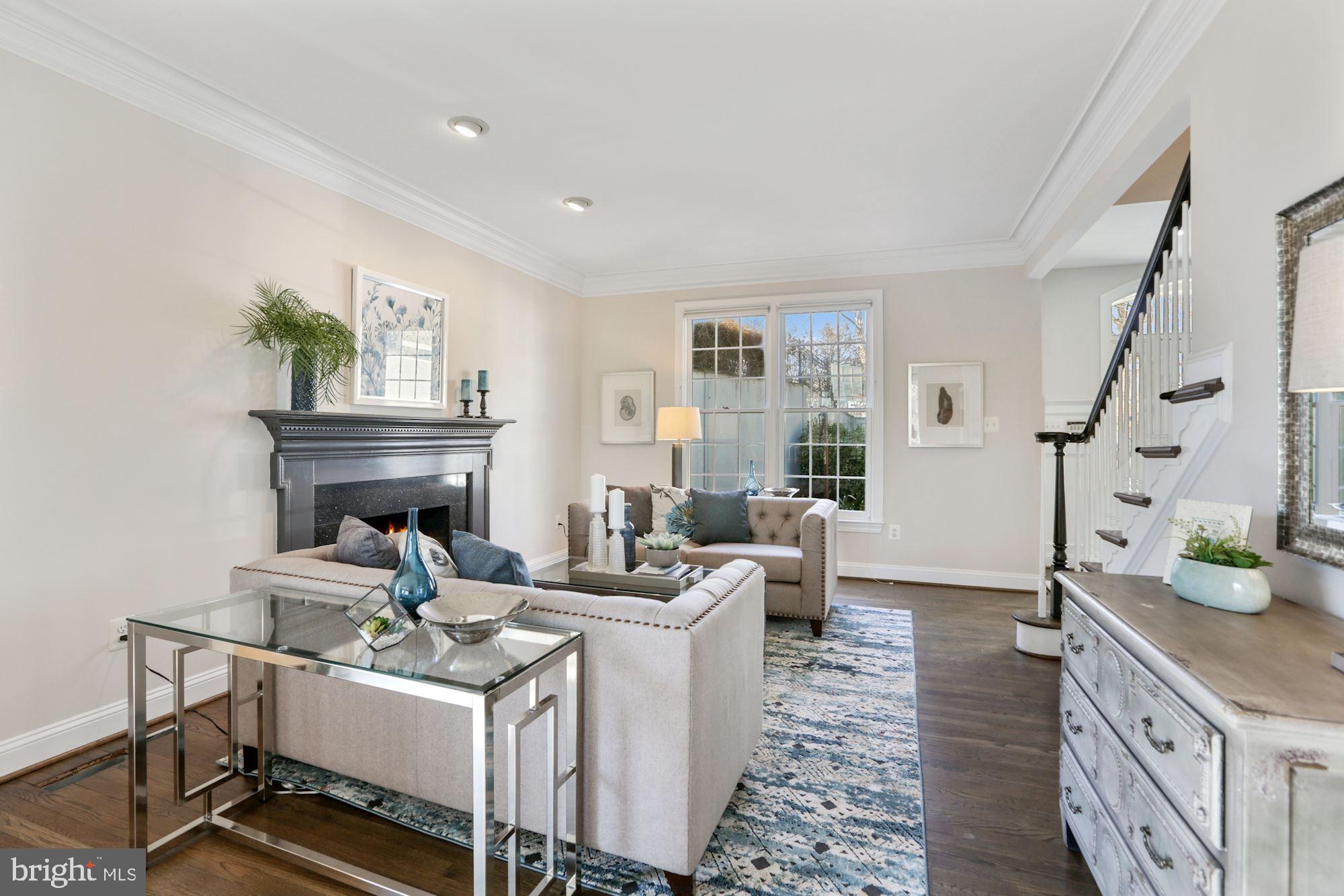 COUNTRY CLUB HILLS - Residential